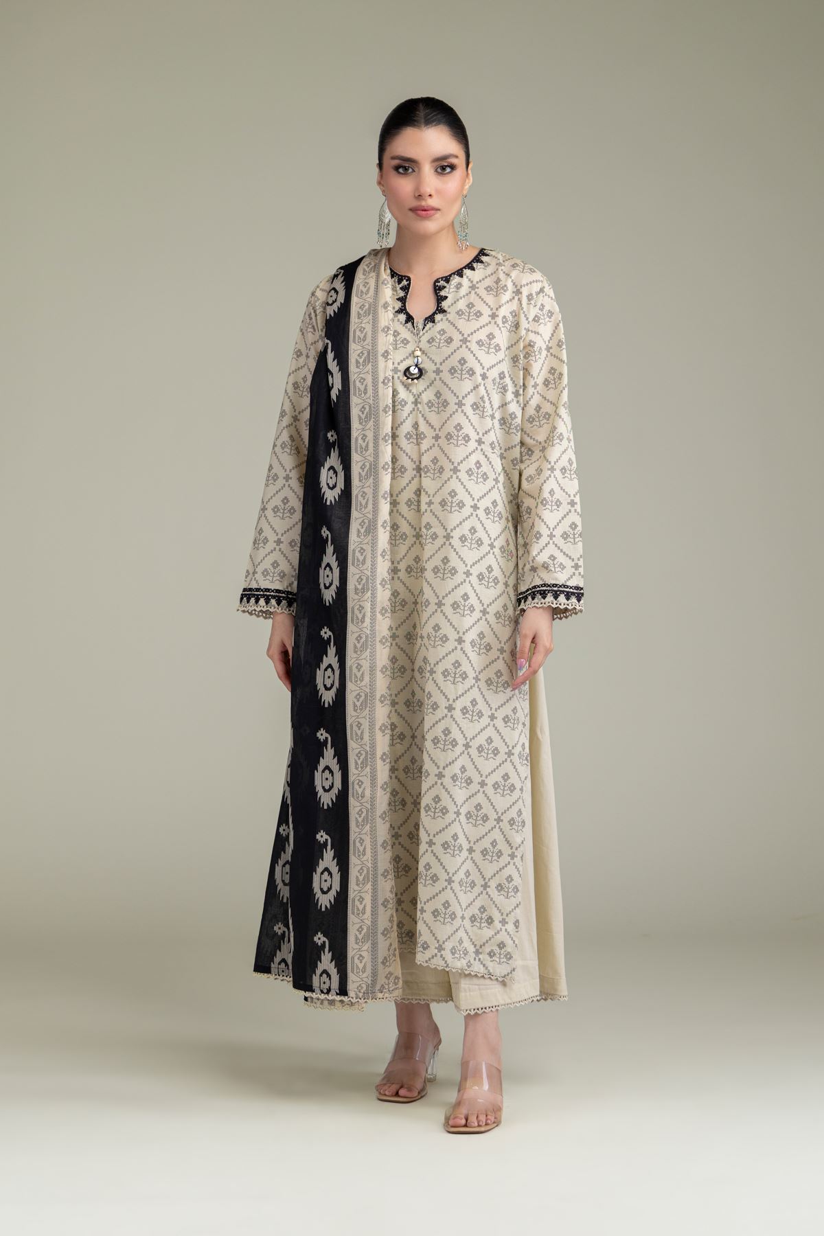 Embroidered Lawn Black Lawn Dupatta - 1-26-238-A-C1-VG