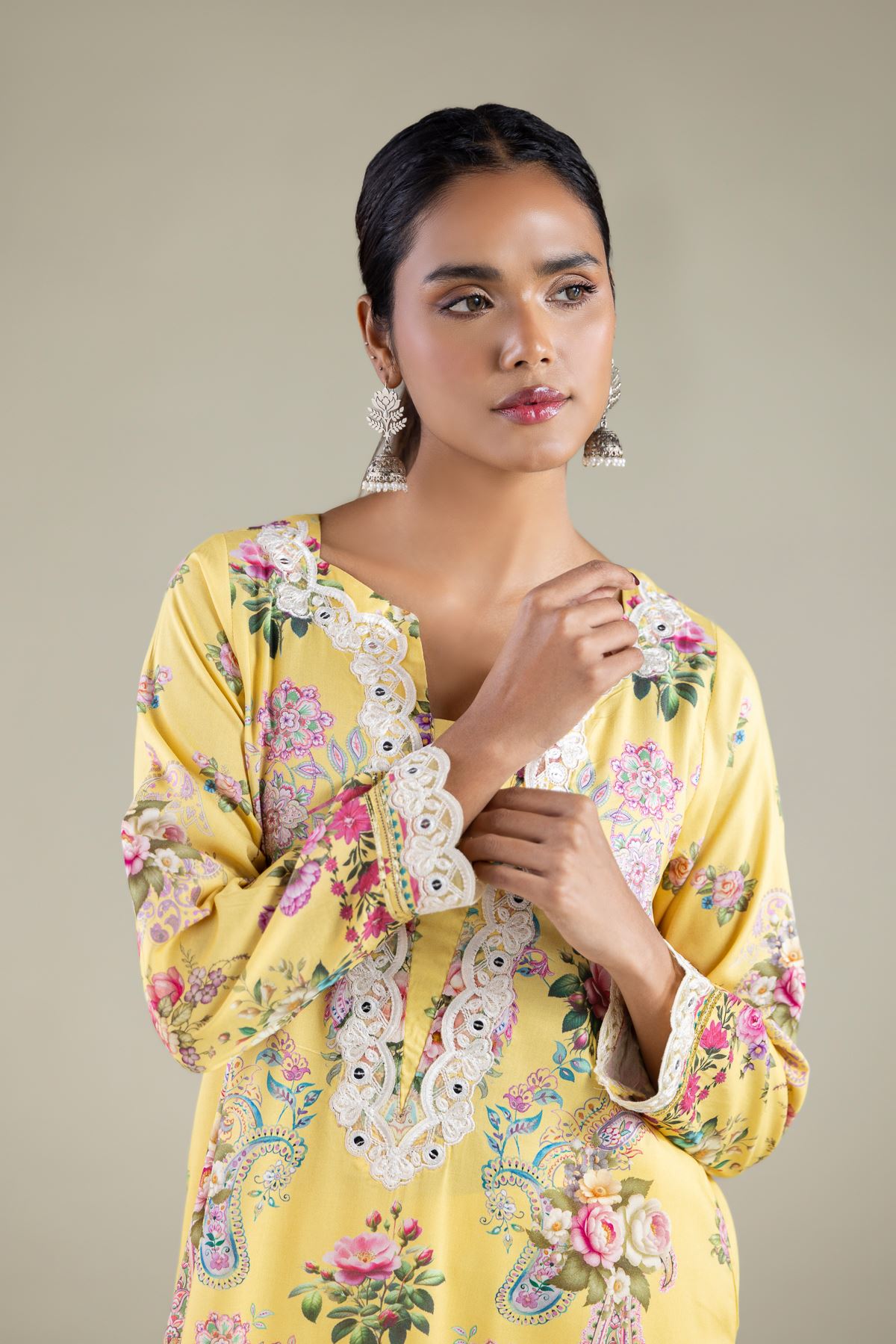 Embroidered Viscose Paisley Longline Kurta - 25-10-12E11-07TA-VG