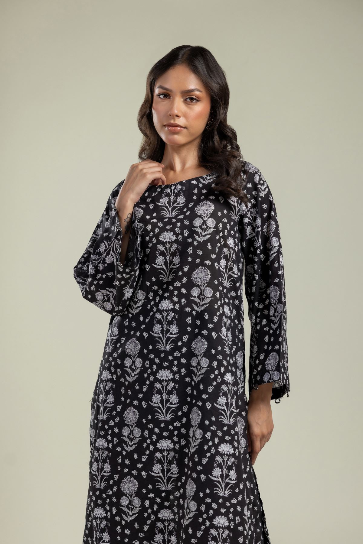 Printed Cambric Black Floral Kurta - 1-26-201-A-A-VG
