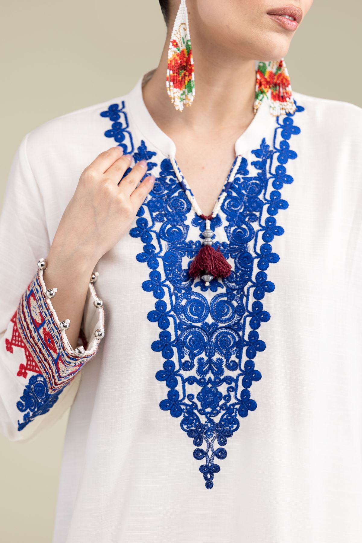 Embroidered Raw Silk White V-Neck Kurta - T-A11-26-108FE2-VG