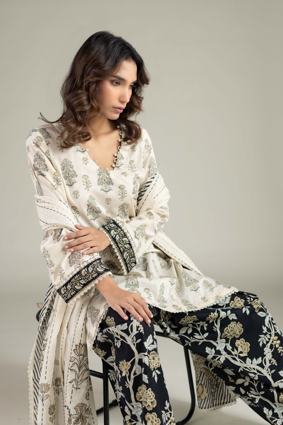 Printed Lawn Fabrics 3 Piece - A22-26-116FC2-VG
