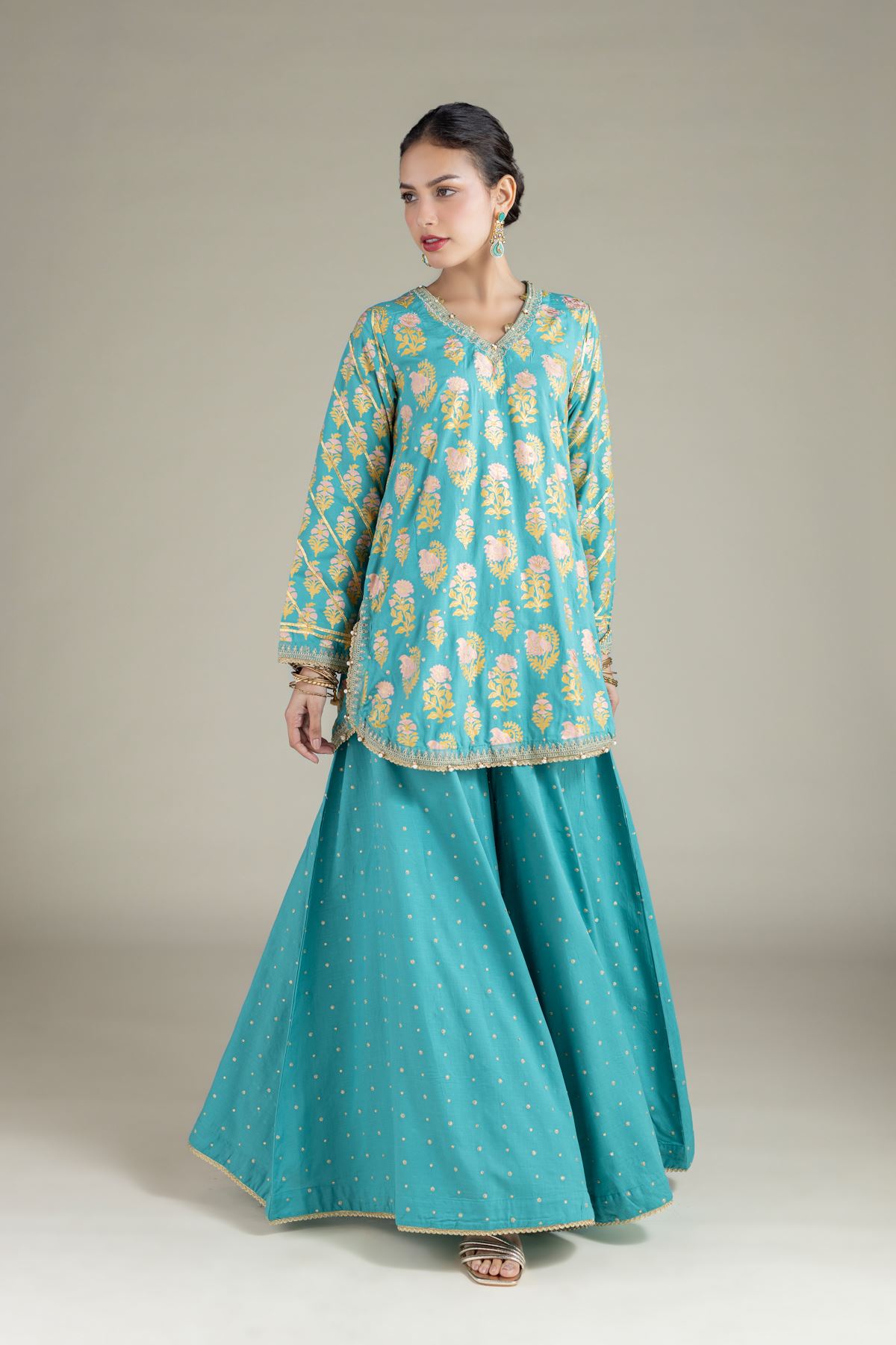 Embroidered Raw Silk Kurta - 25-09-11E3-07TA-VG