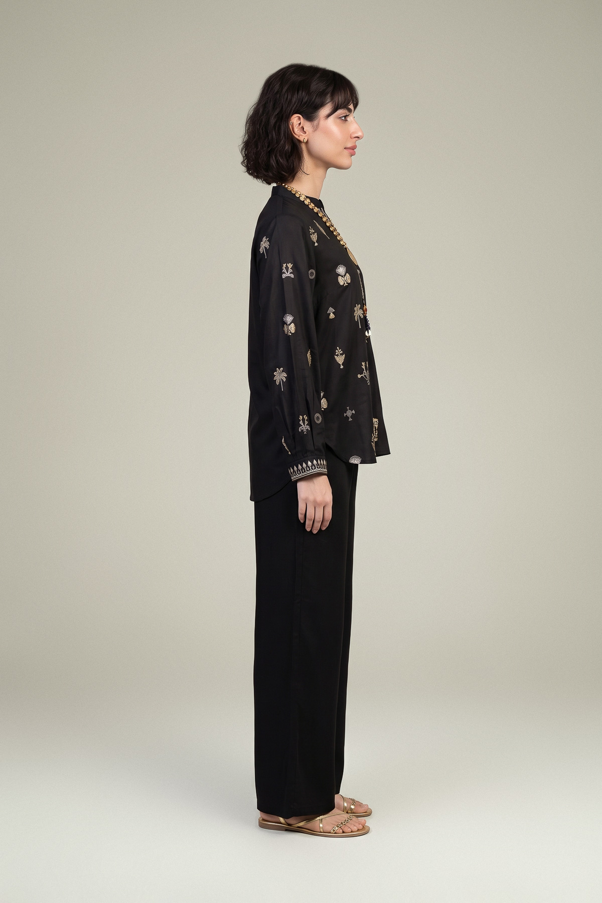 Embroidered Viscose Crepe Black V-Neck Shirt - A22-26-214FH1-VG