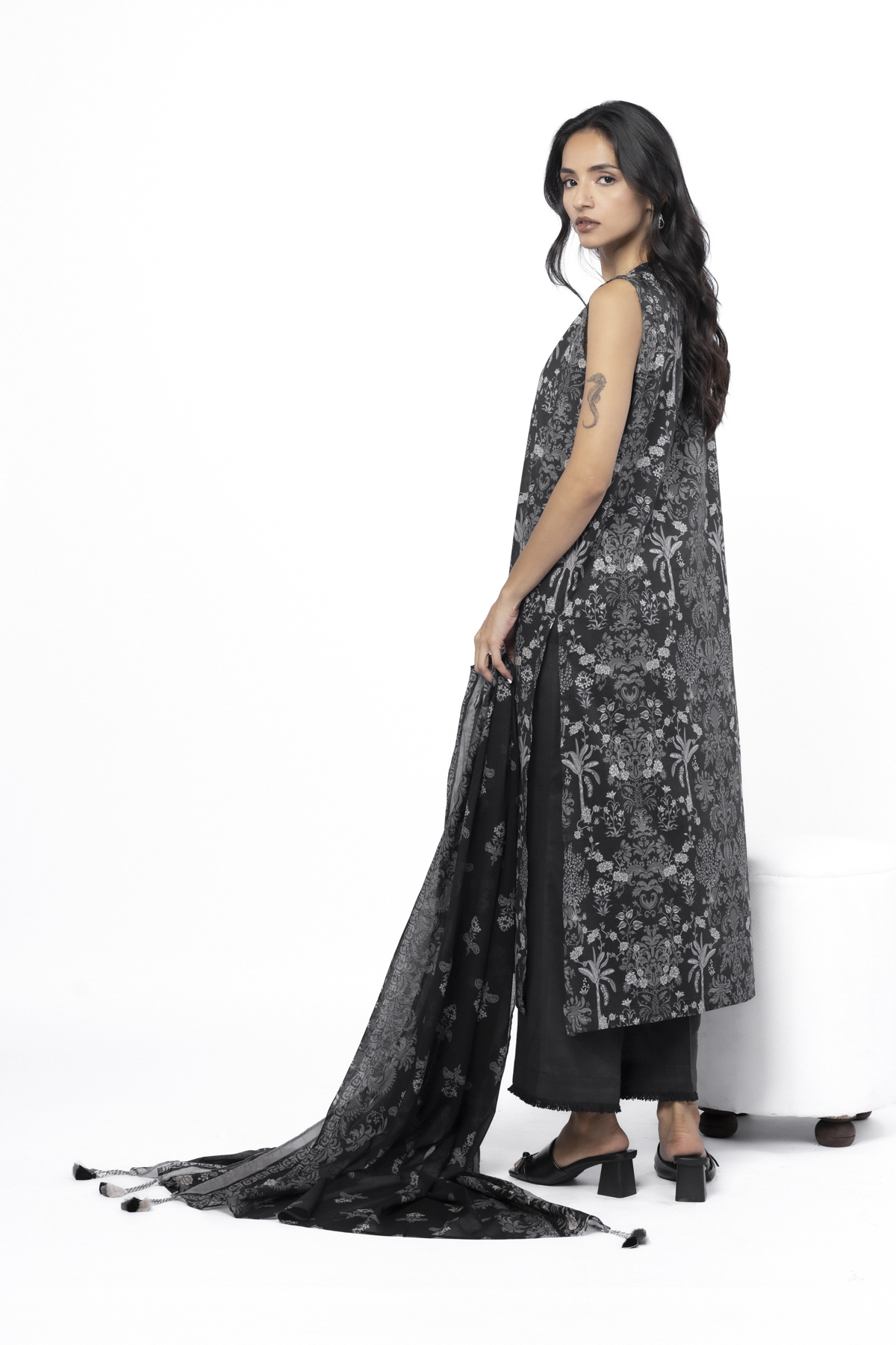 Printed Lawn Fabrics 3 Piece - SS2526B-VG