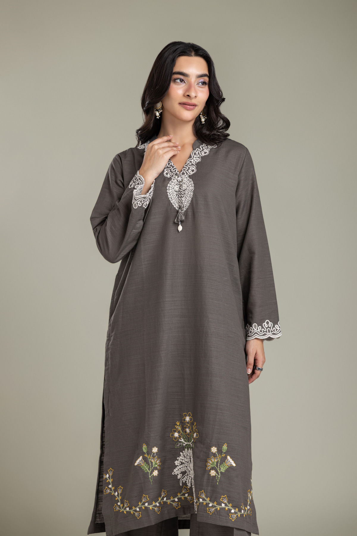Embroidered Light Khaddar Kurta - 2-26-202-A-D-VG