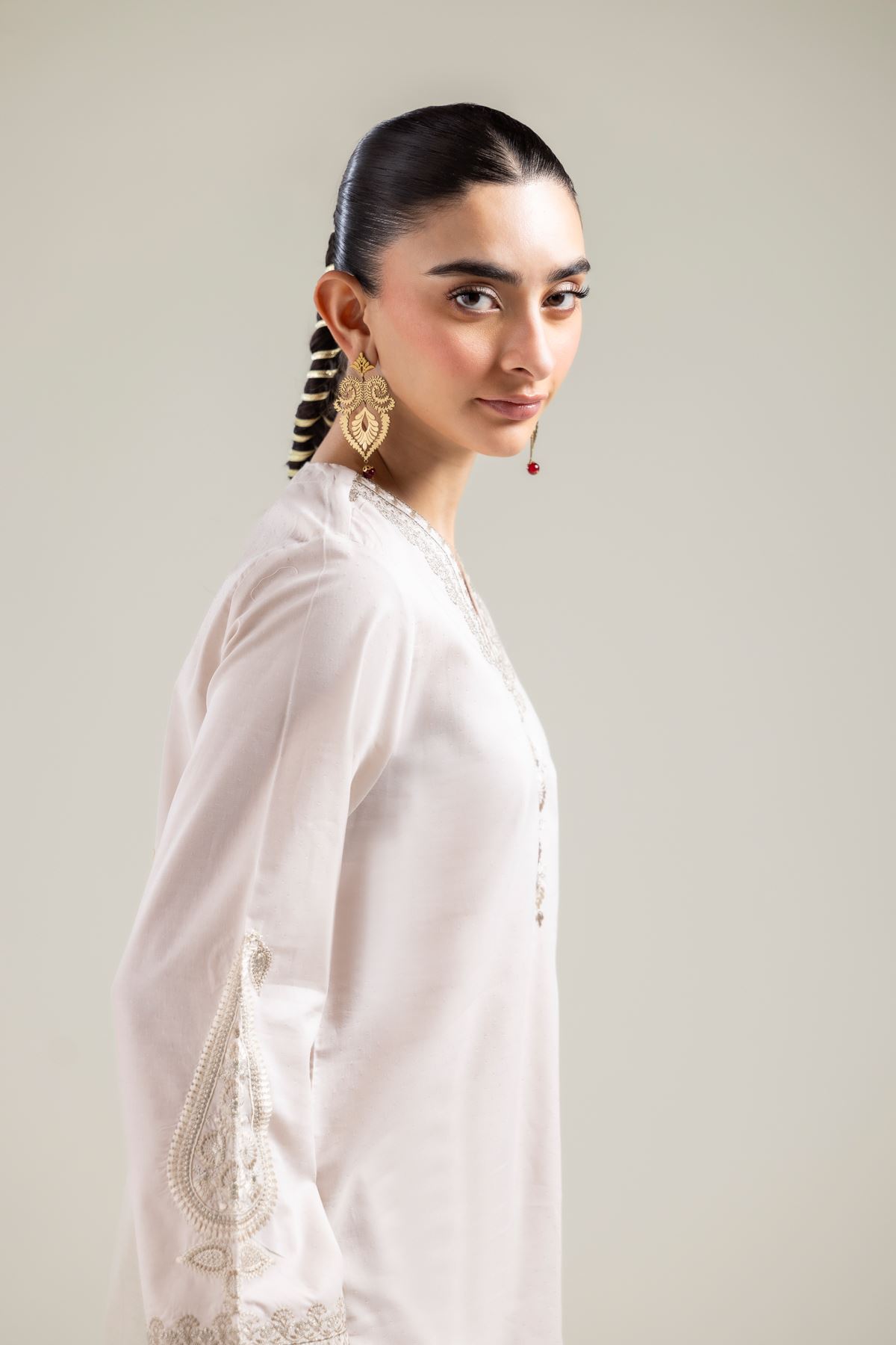 Embroidered Cotton Dobby Off-white V-Neck Kurta - 2-26-107-A-F-VG