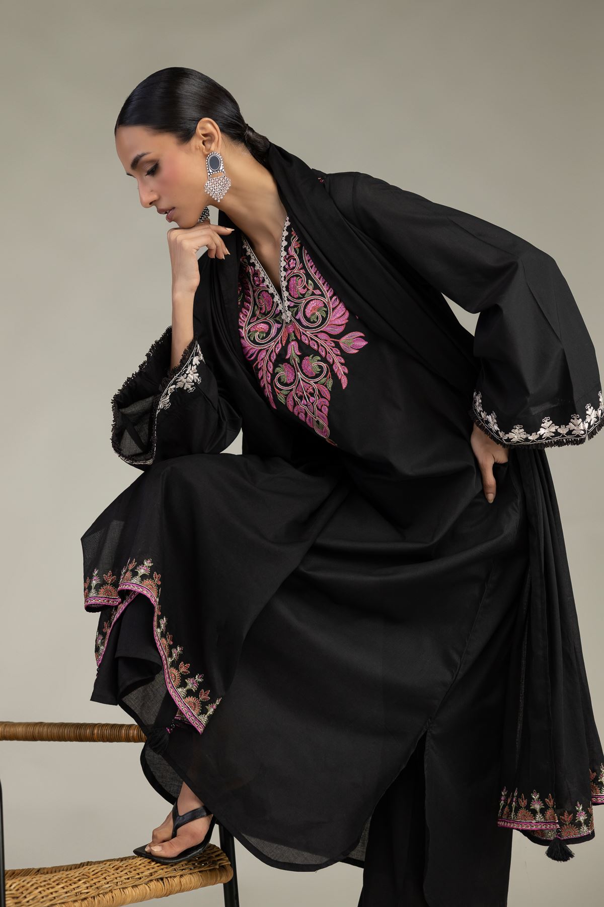 Embroidered Lawn Black Lawn Dupatta - 1-26-325-A-I1-VG