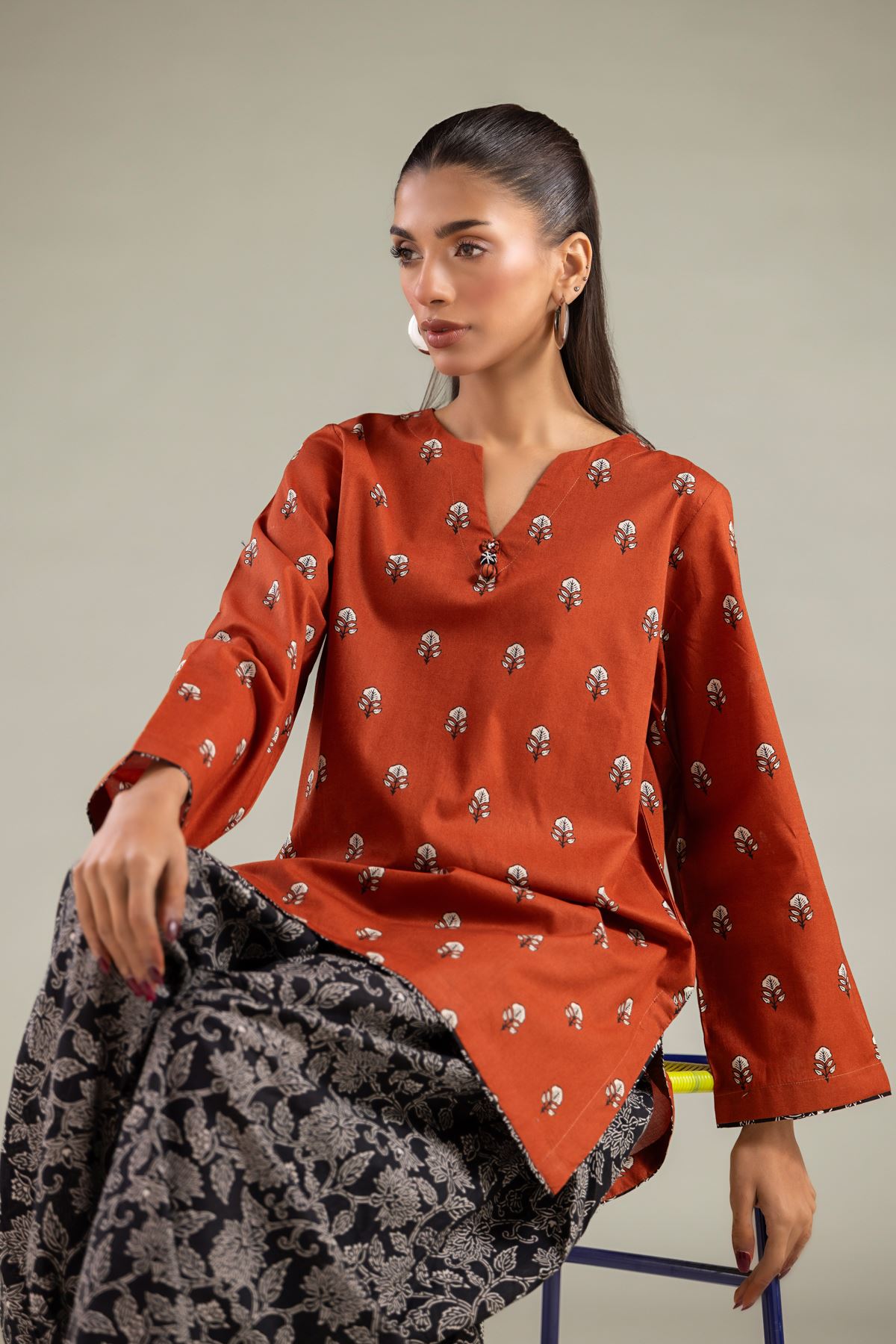 Printed Cambric V-neck Kurta - 1-26-103-A-A-VG