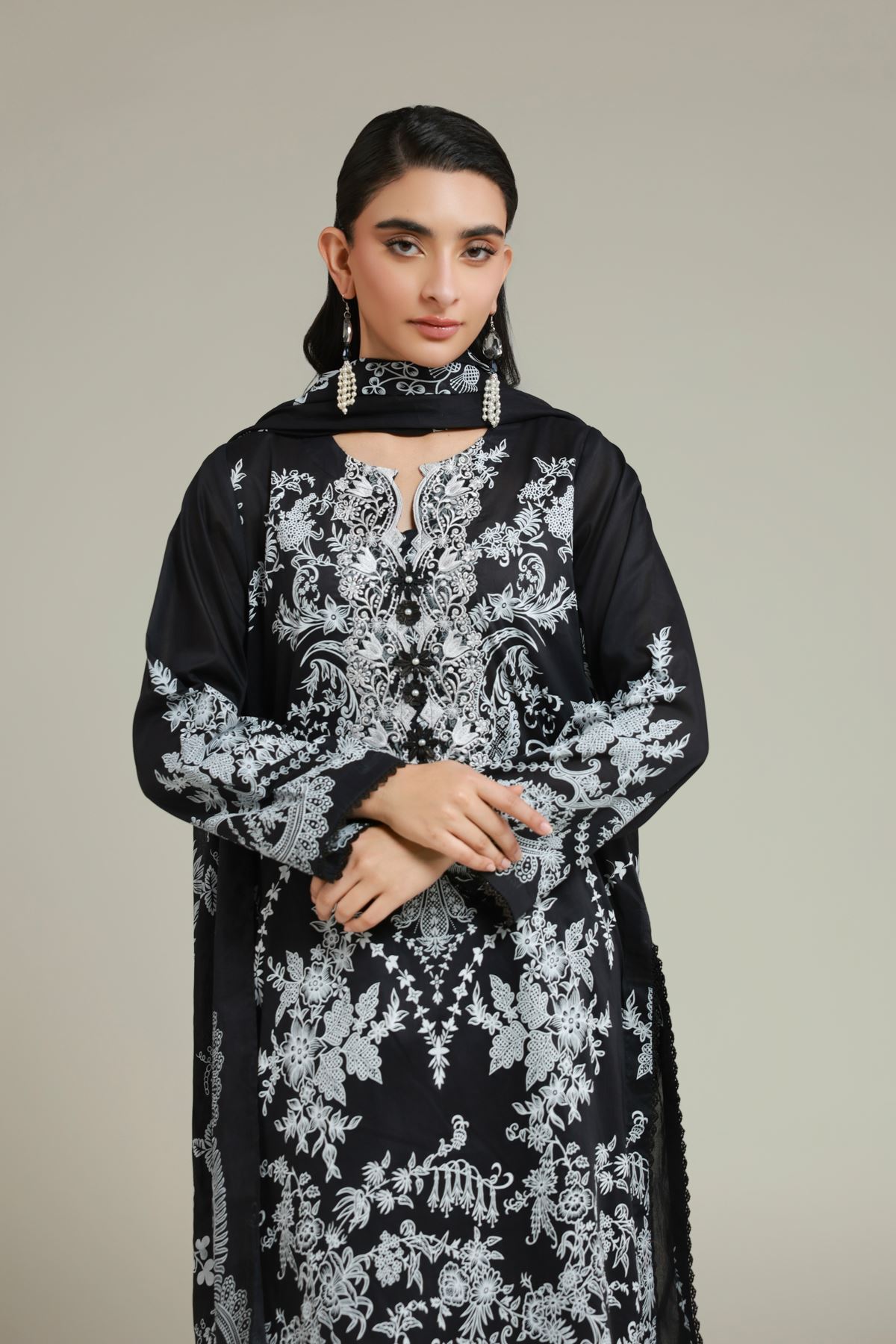 Embroidered Lawn Fabrics 3 Piece - 1001940094