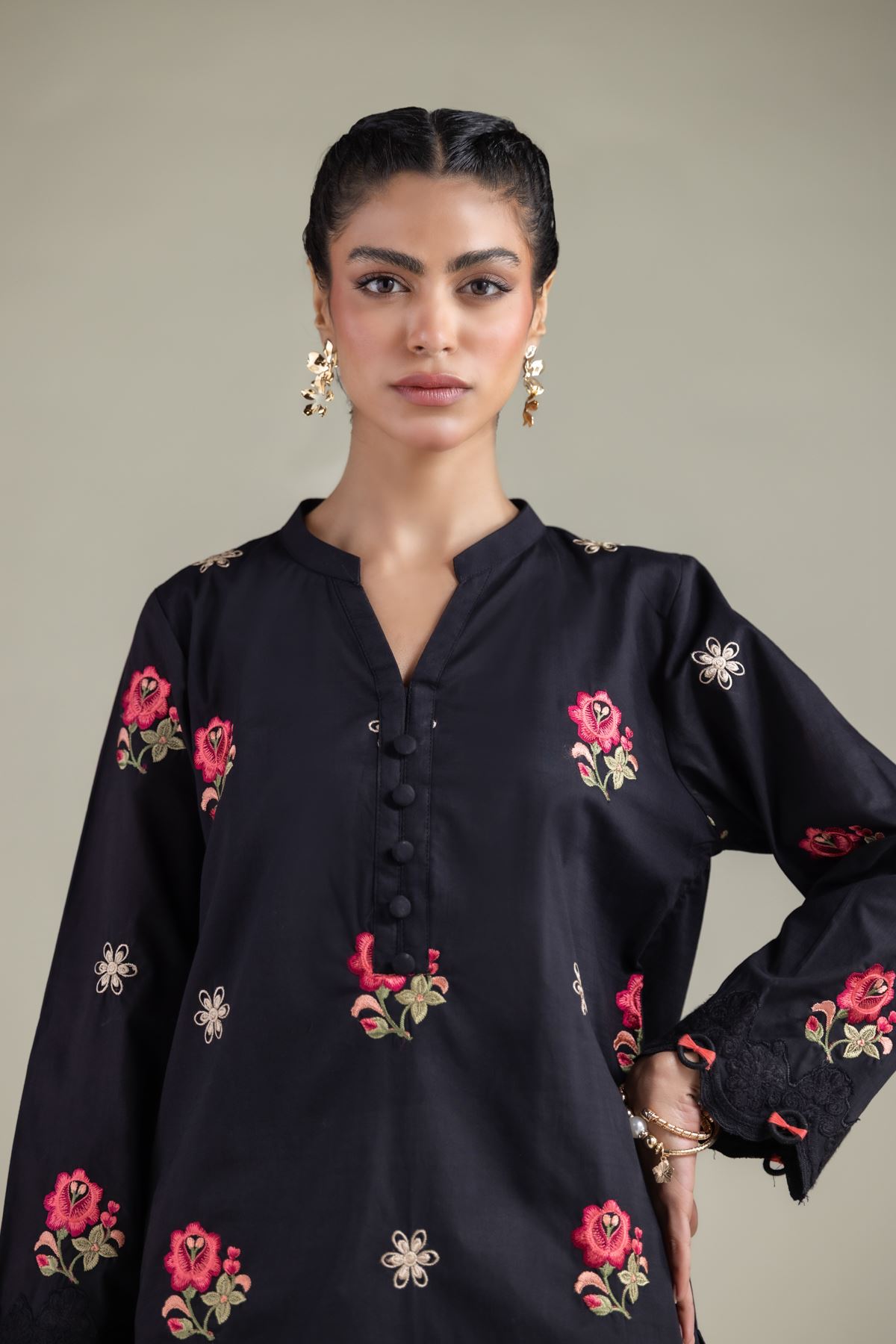 Embroidered Textured Cotton Floral V-Neck Kurta - 25-00-X2-08TB-VG