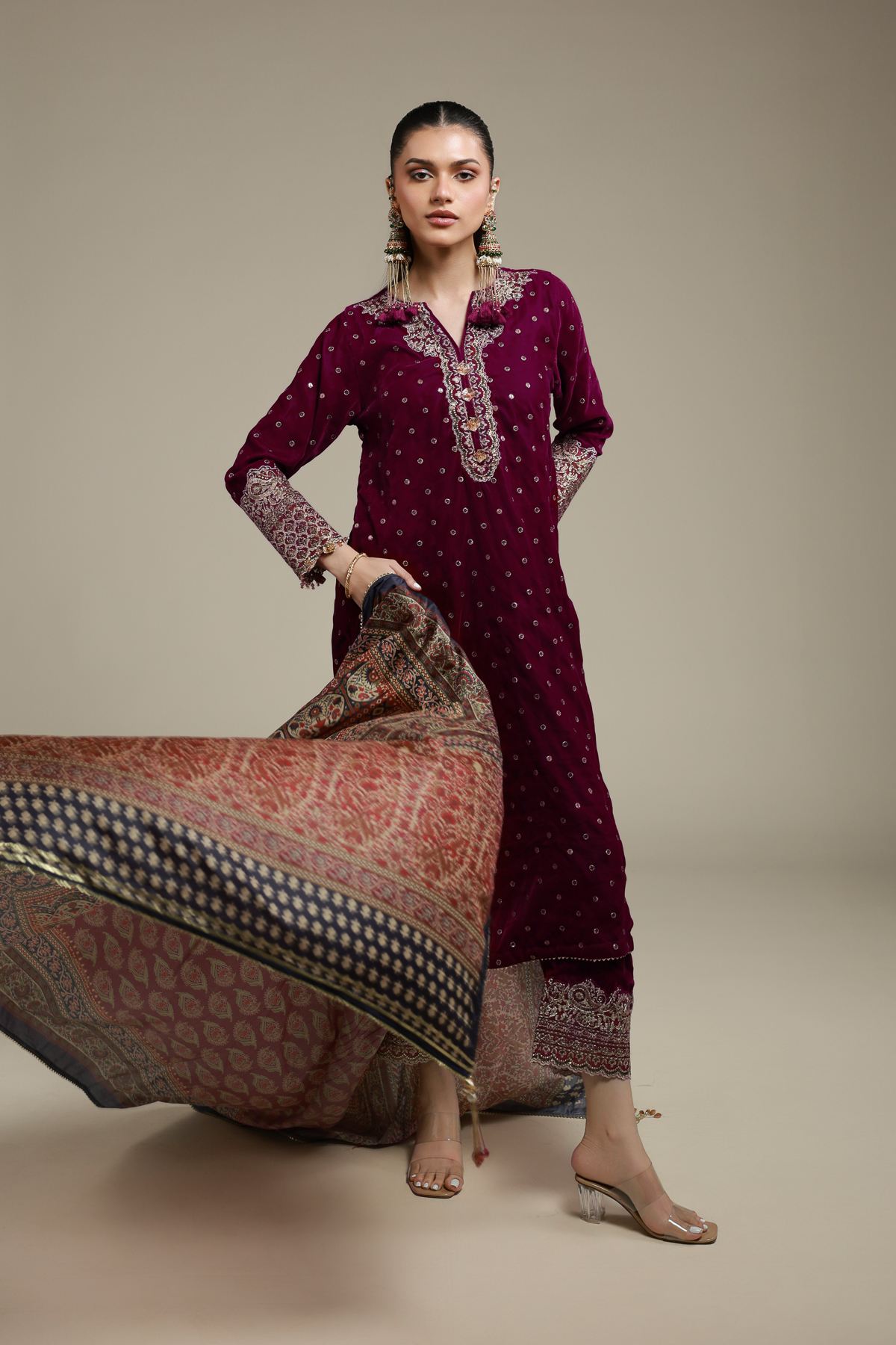 Embroidered Velvet Pants - 25-09-9S4-08BB-VG