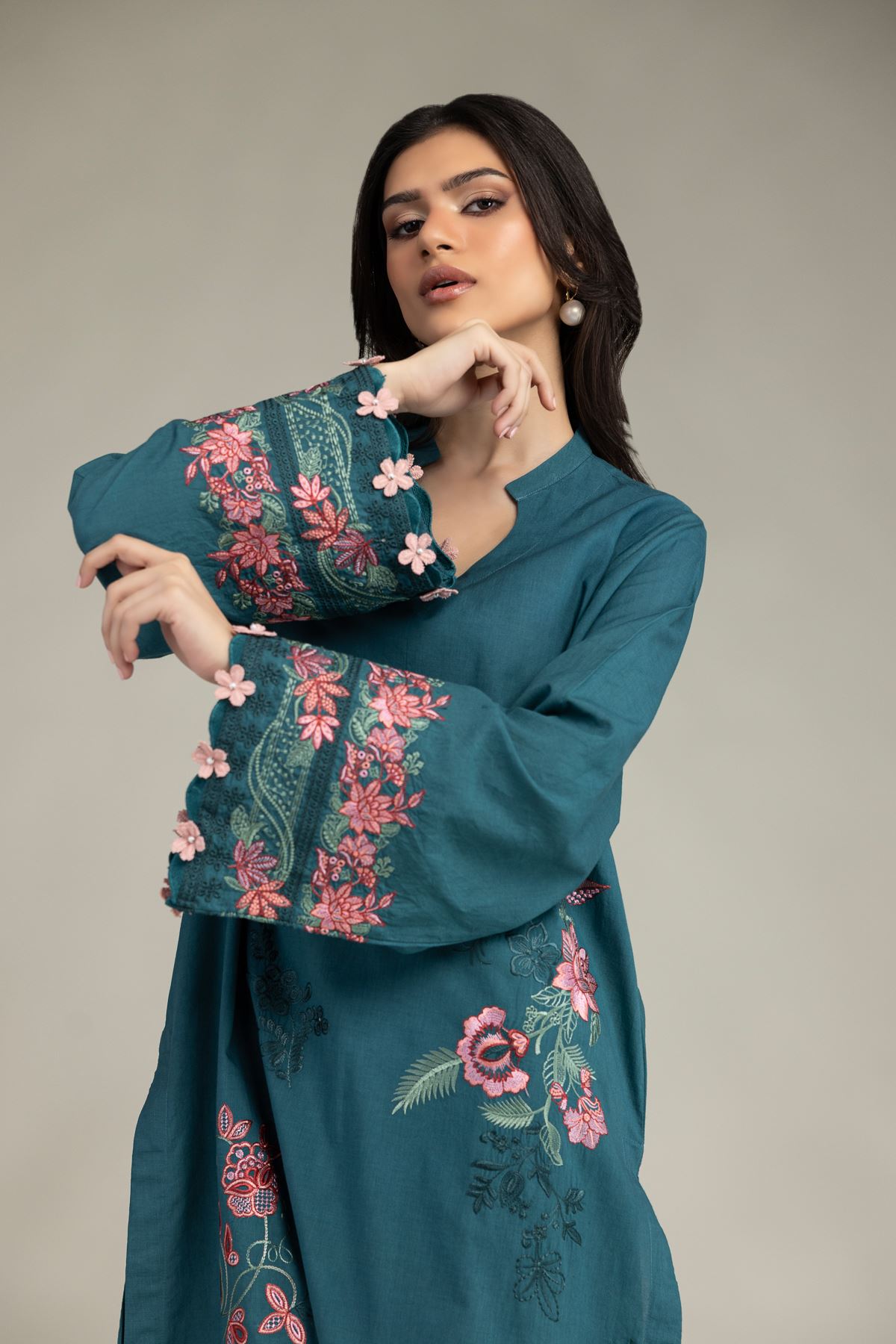 Embroidered Cambric Fabrics 3 Piece - A22-26-219FJ1-VG