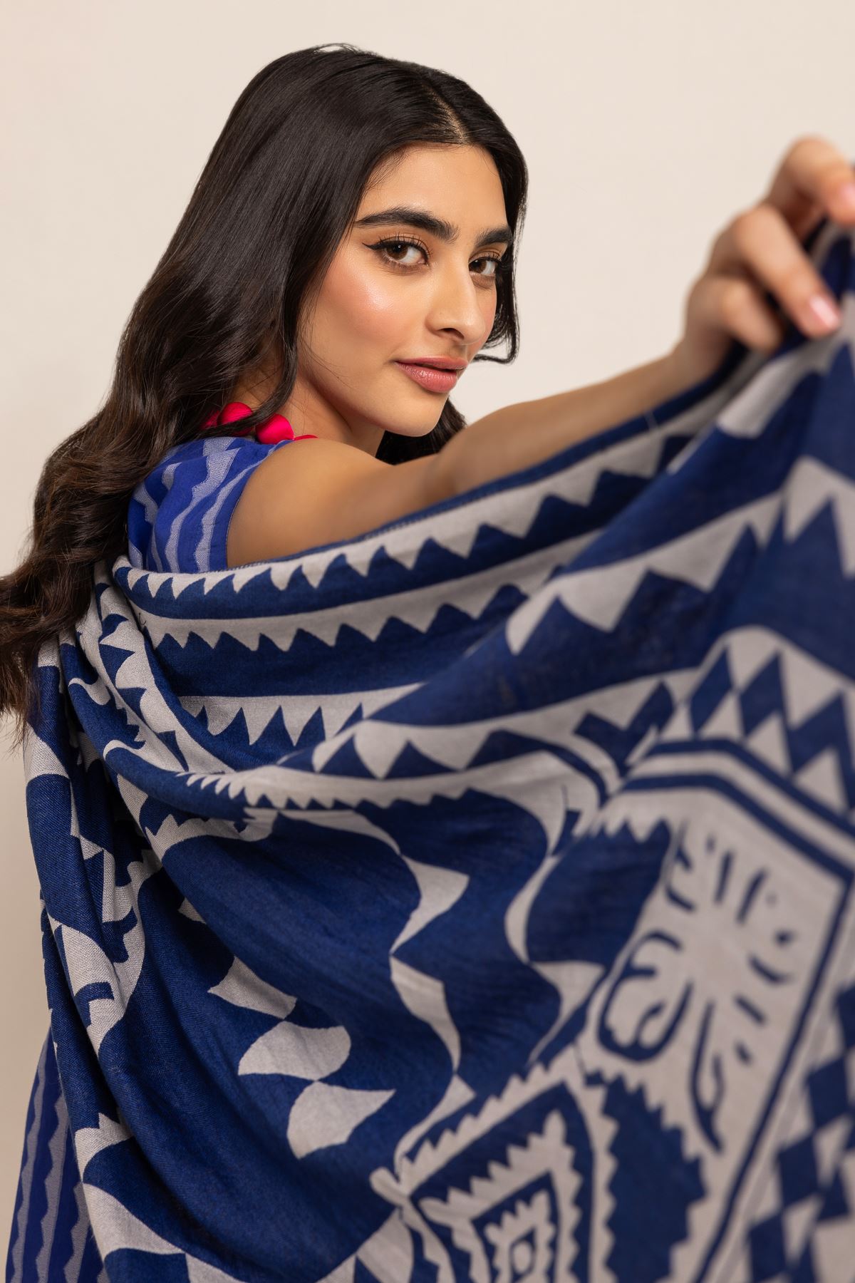 Khaadi scarves store