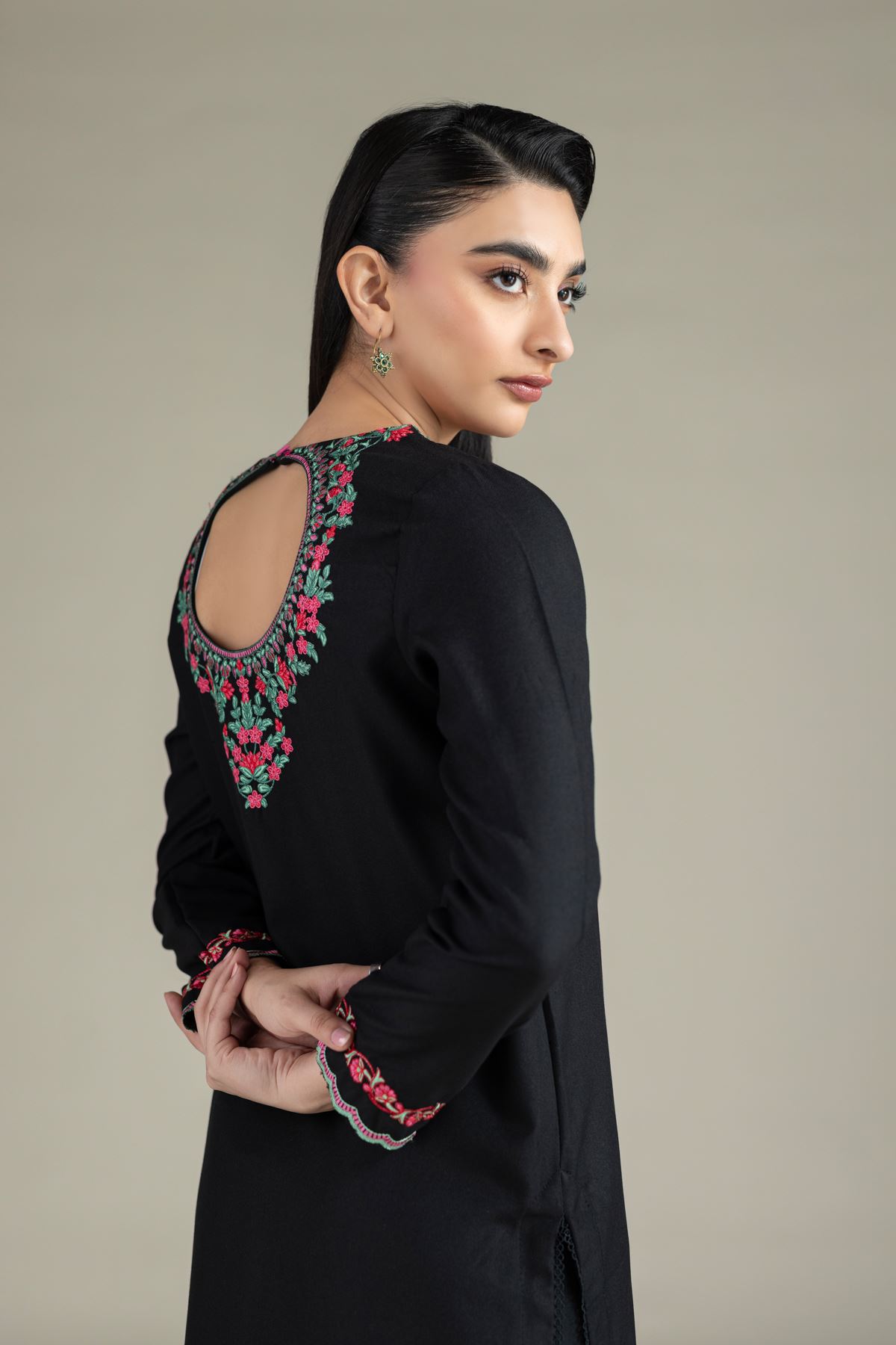 Embroidered Heavy Blended Viscose Kurta - 25-10-11E9-07TB-VG