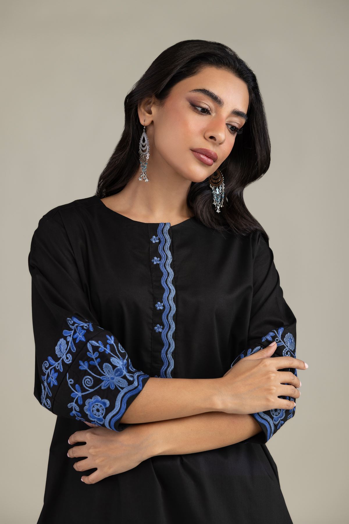 Embroidered Cambric Black Cambric Kurta - 1-26-327-A-H2-VG