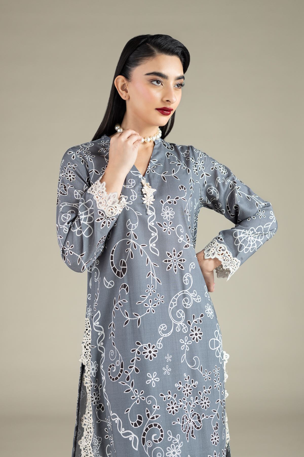 Embroidered Raw Silk Kurta - 25-10-12E1-04TA-VG
