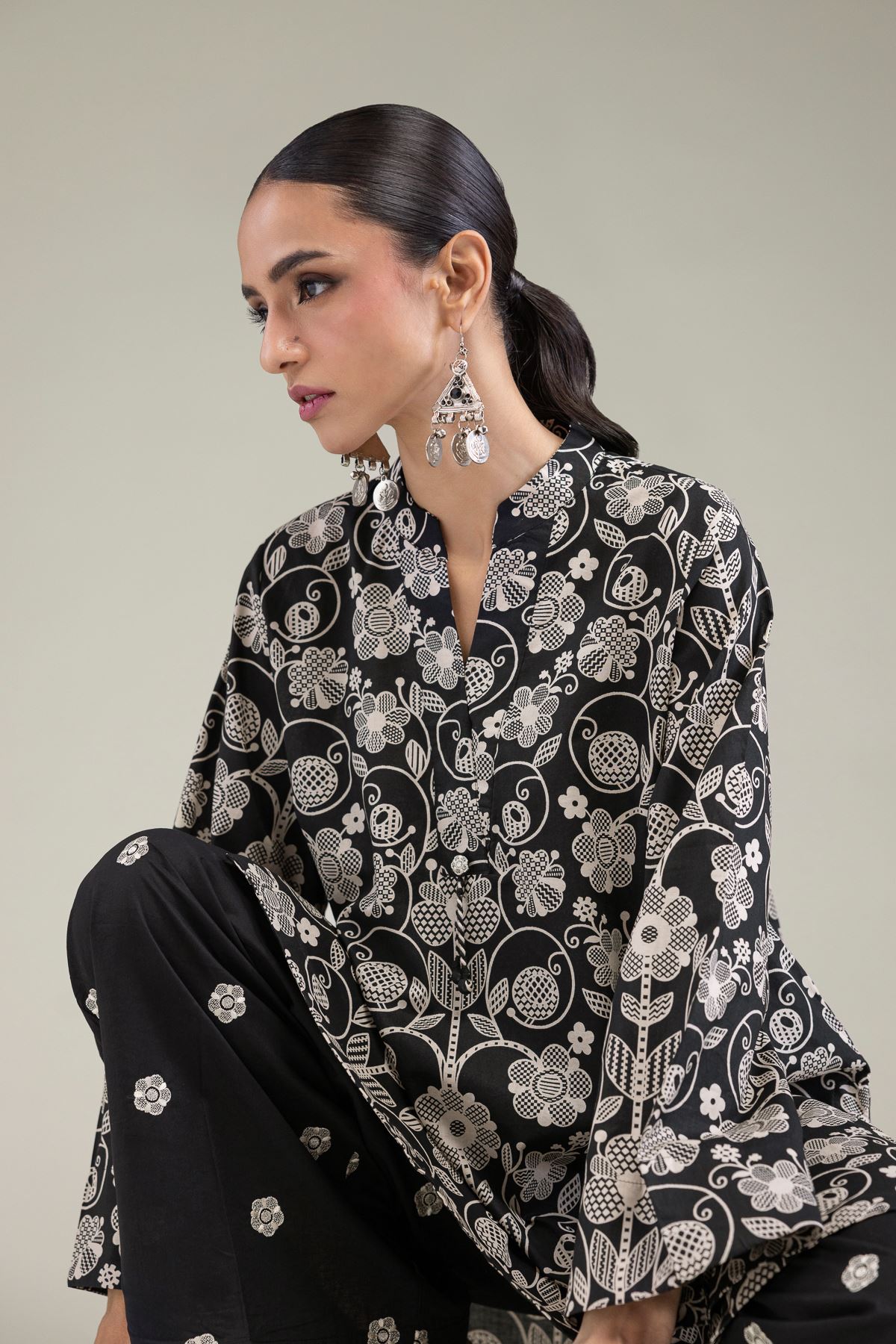 Embroidered Cambric Black V-Neck Kurta - 8-26-204-A-C1-VG