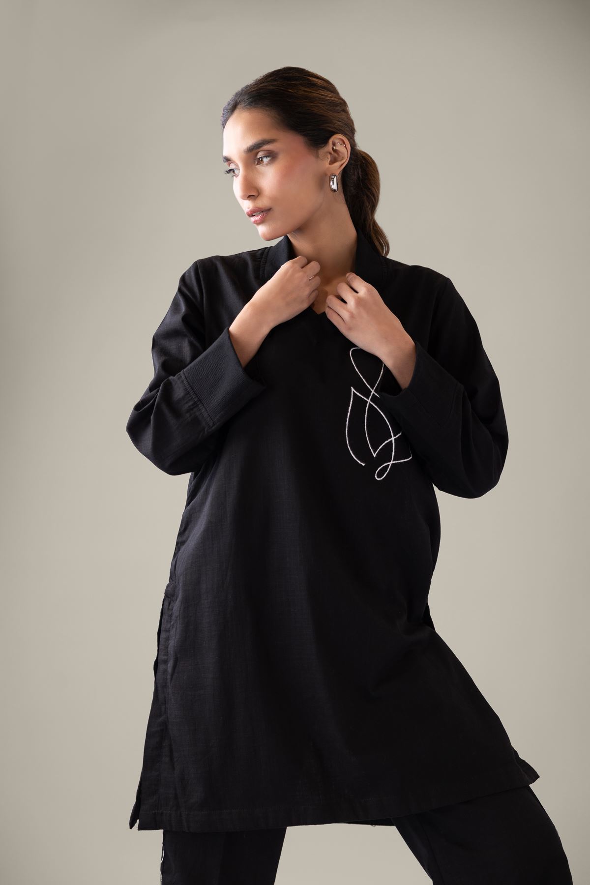 Embroidered Heavy Textured Cotton Kurta - 25-09-12E2-01TA-VG