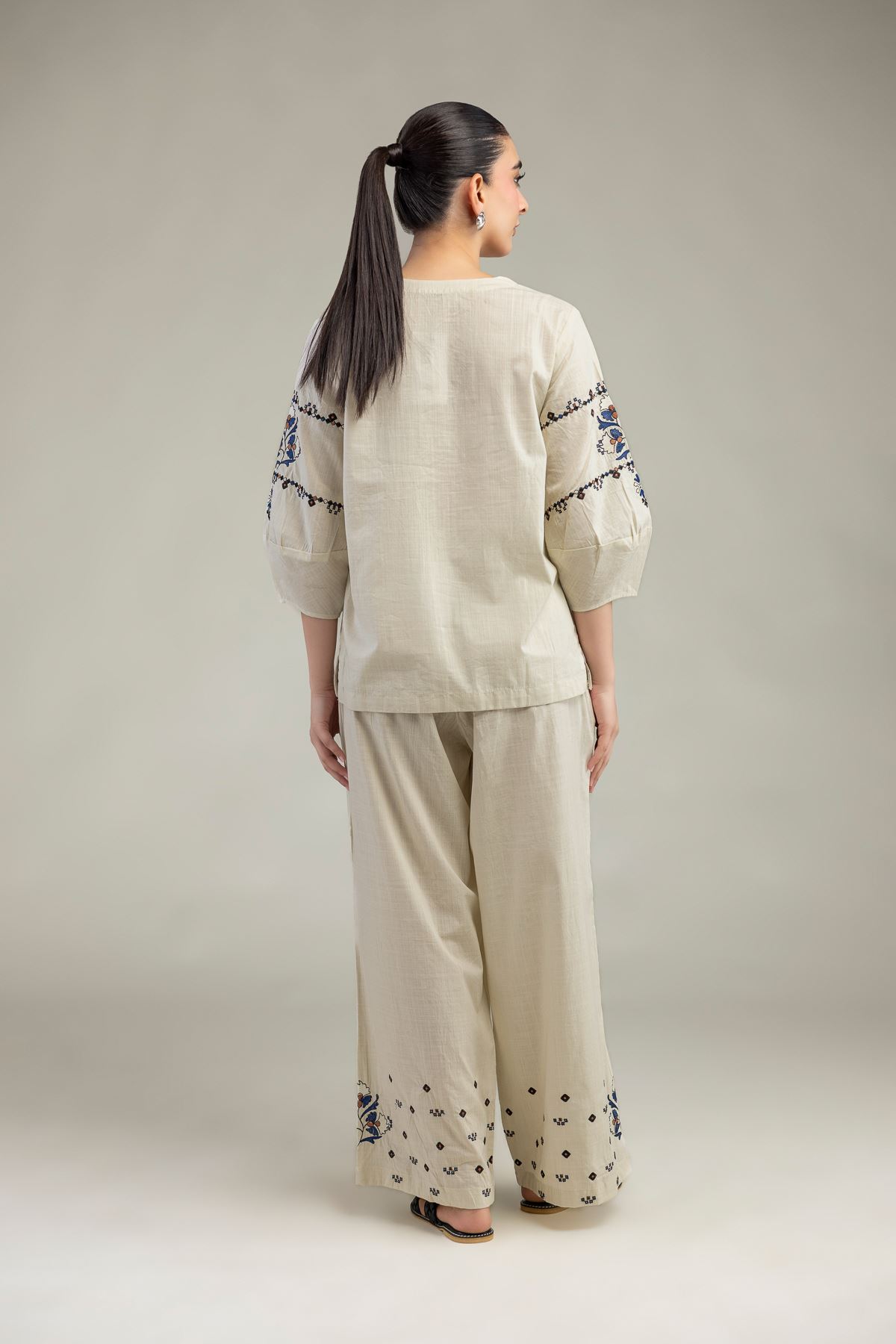 Embroidered Textured Cotton Cotton V-Neck Blouse - T-A11-26-118FI2-VG