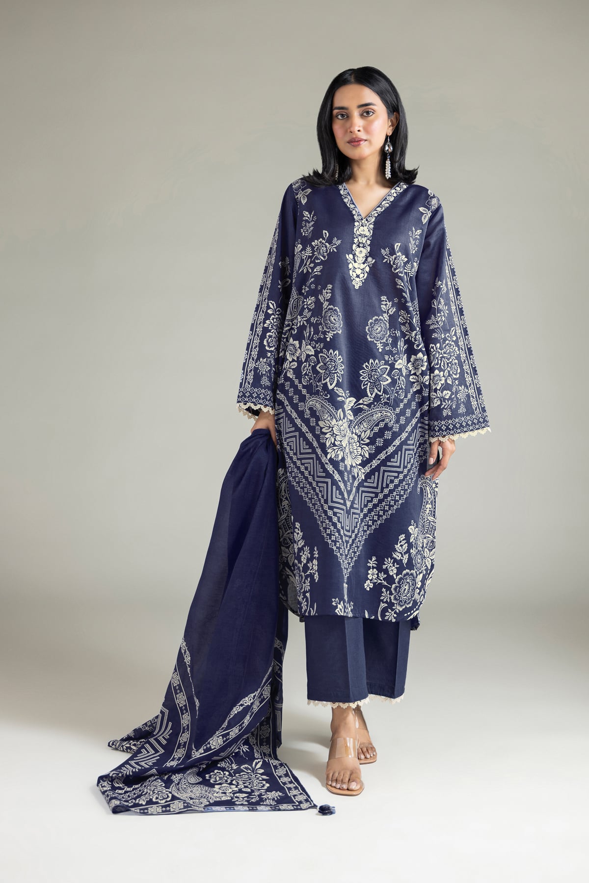 Embroidered Lawn Fabrics 3 Piece - A22-26-118FF2-VG