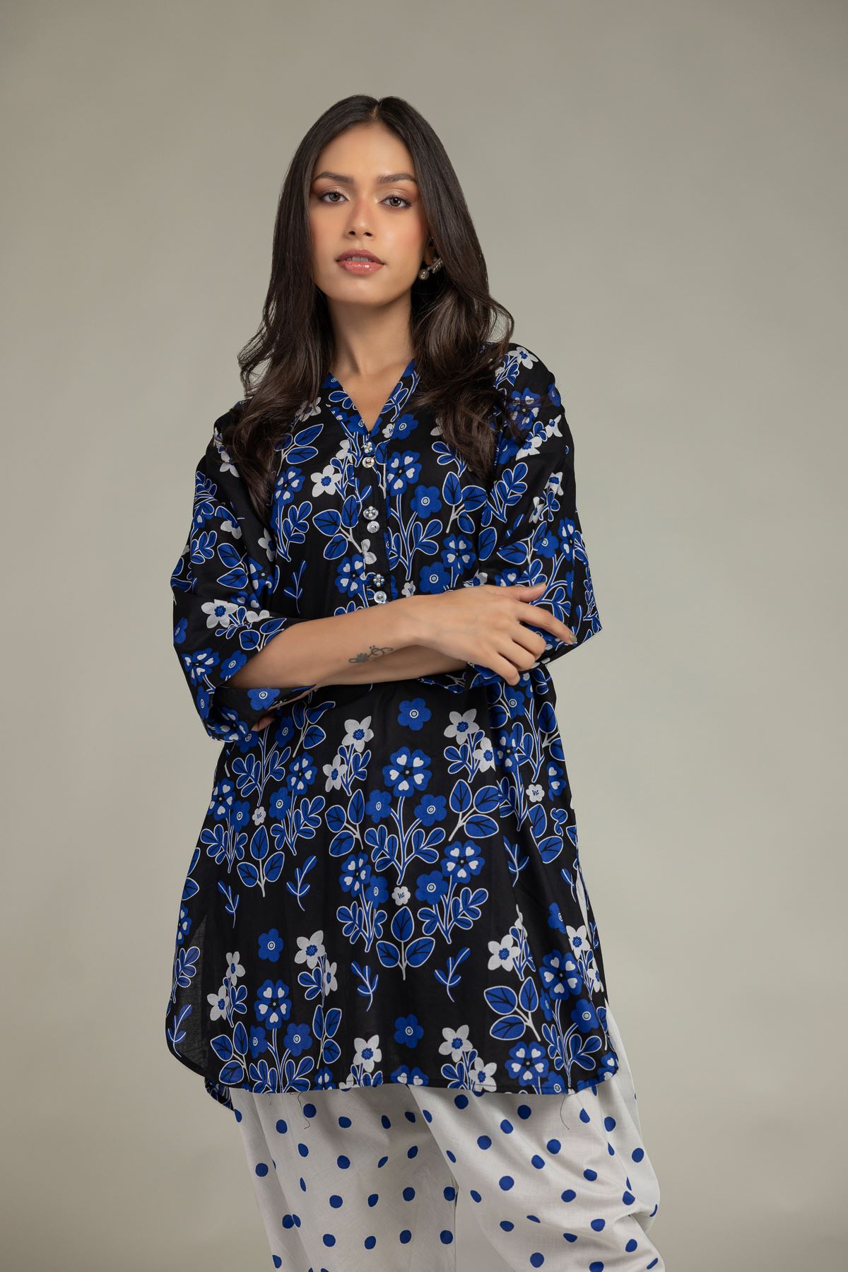 Printed Cambric Floral V-Neck Kurta - 2-26-210-A-C1-VG