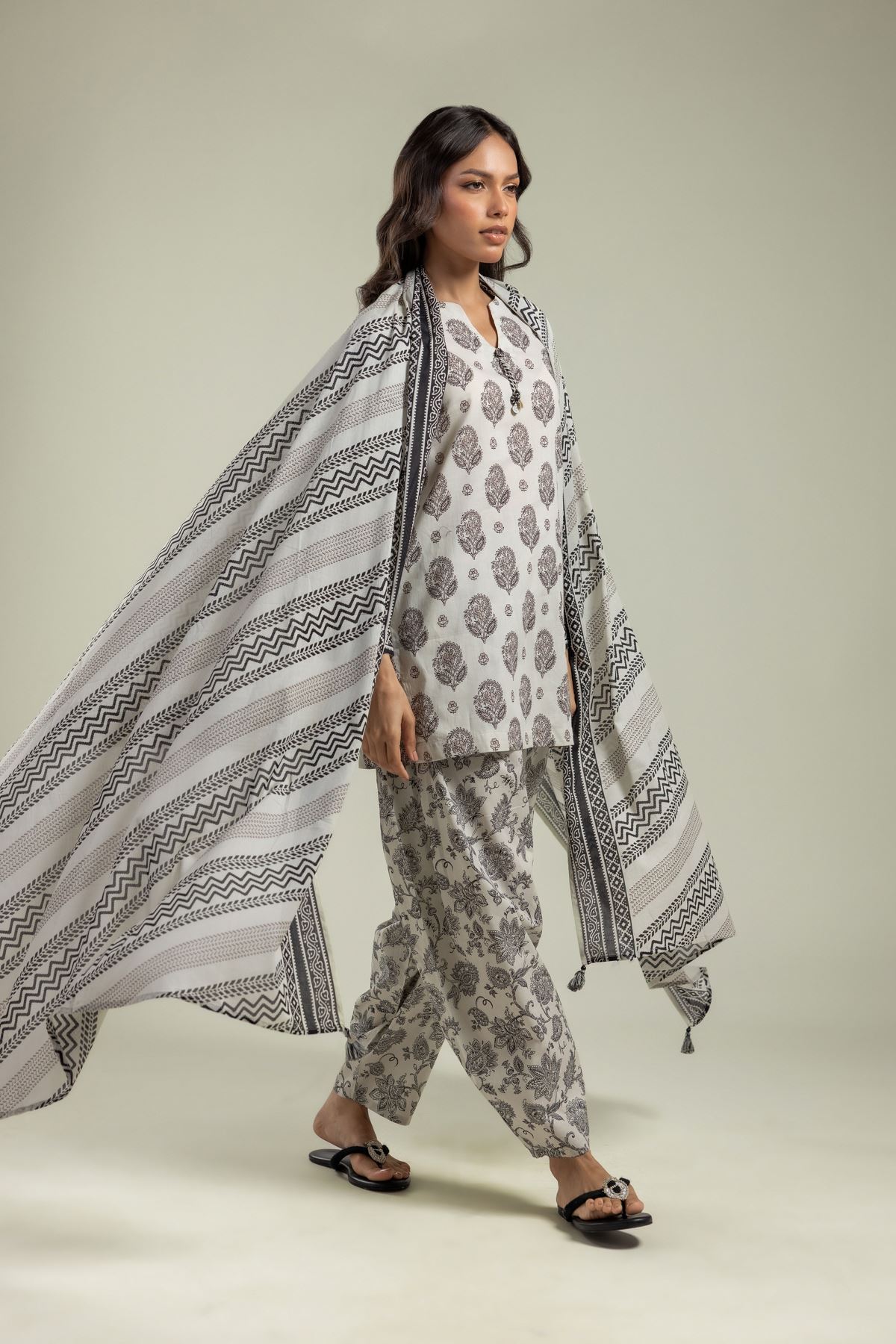 Printed Lawn Printed Lawn Dupatta - 1-26-201-C-B-VG