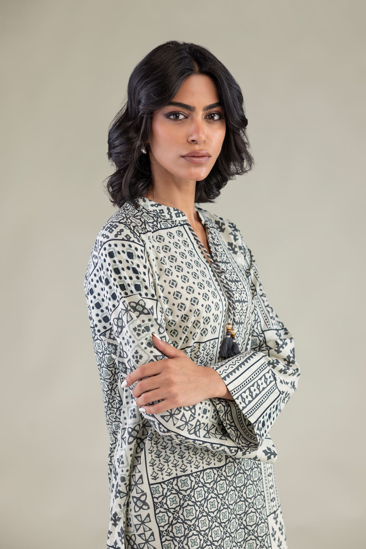 Printed Cambric Short V-Neck Kurta - 1-26-303-B-A1-VG
