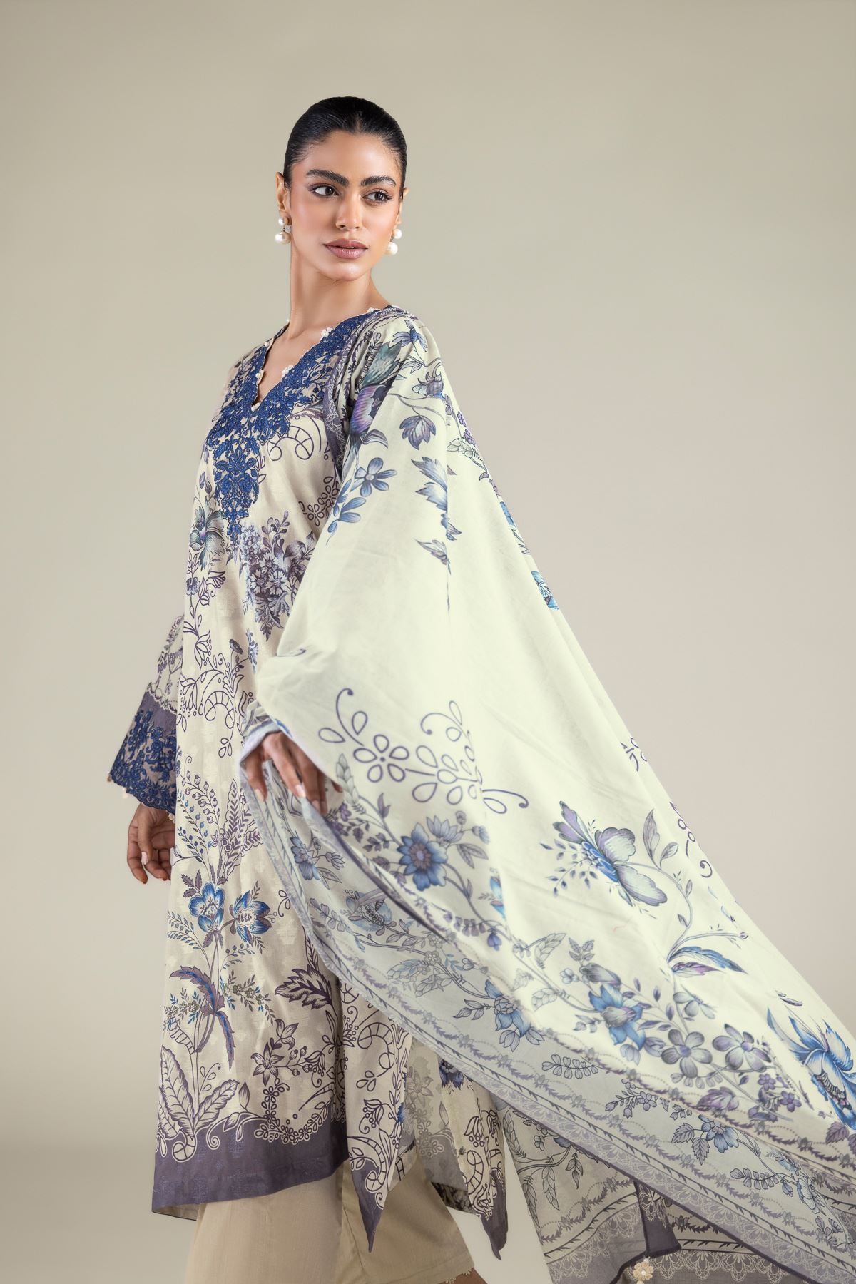 Embroidered Broshia Fabrics 3 Piece - A22-26-201FF1-VG