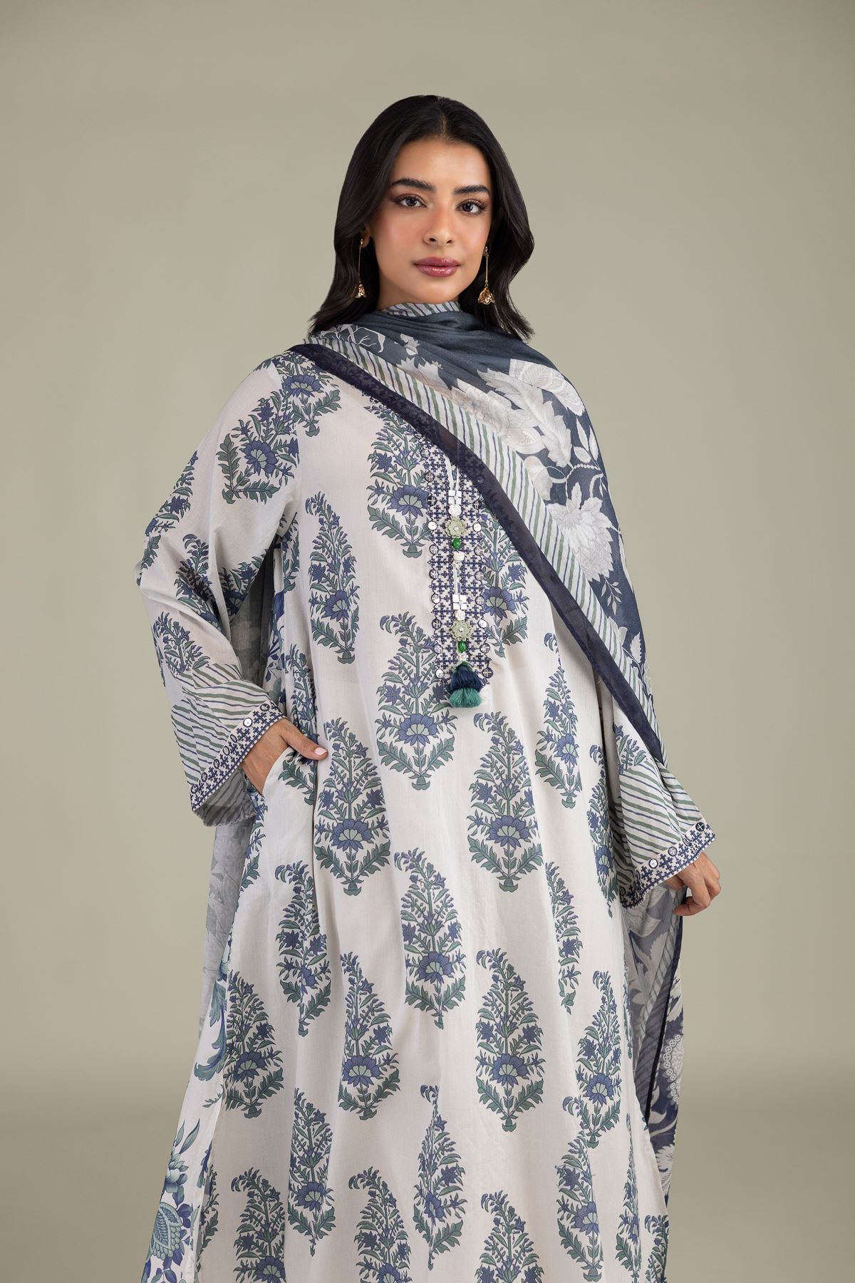 Embroidered Lawn Fabrics 3 Piece - A22-26-208FG2-VG