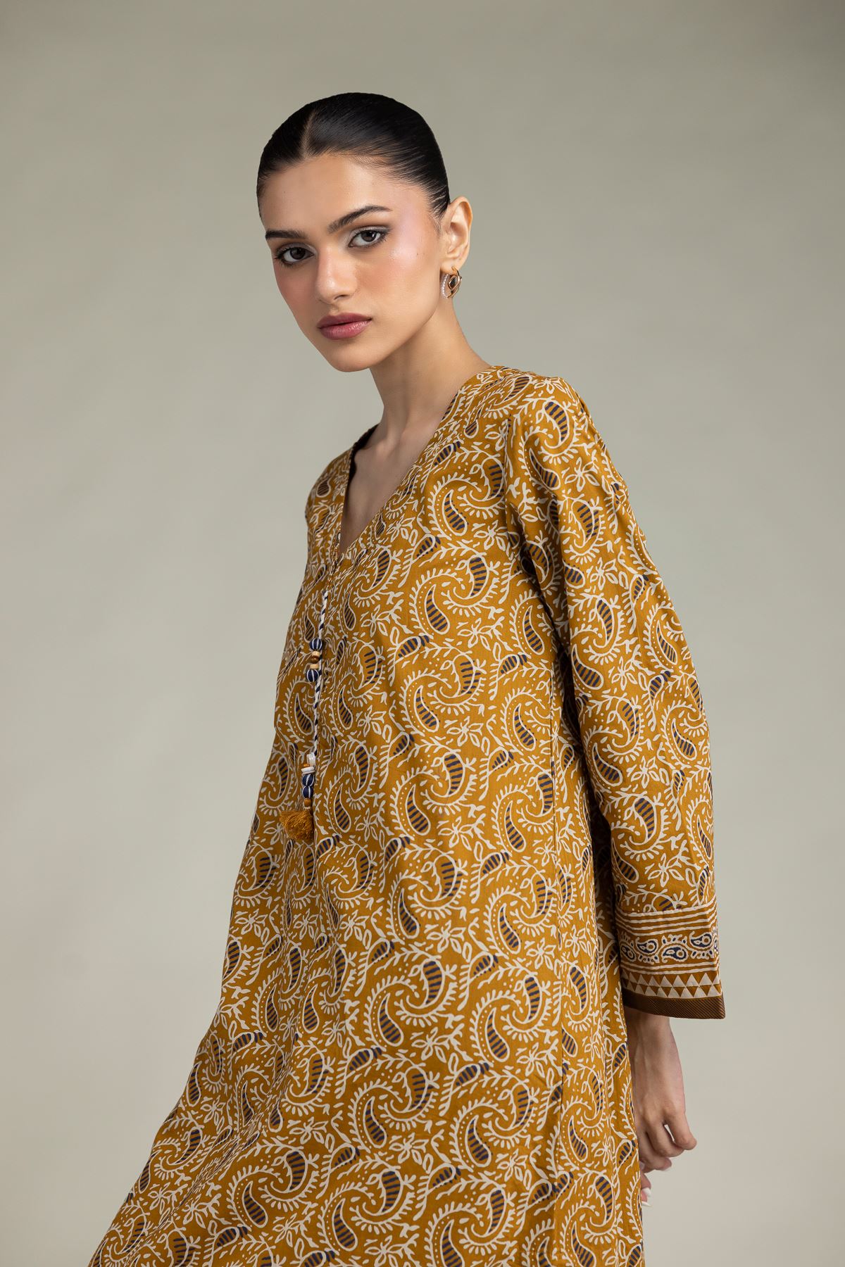 Printed Cambric Paisley V-Neck Kurta - 1-26-310-B-C1-VG
