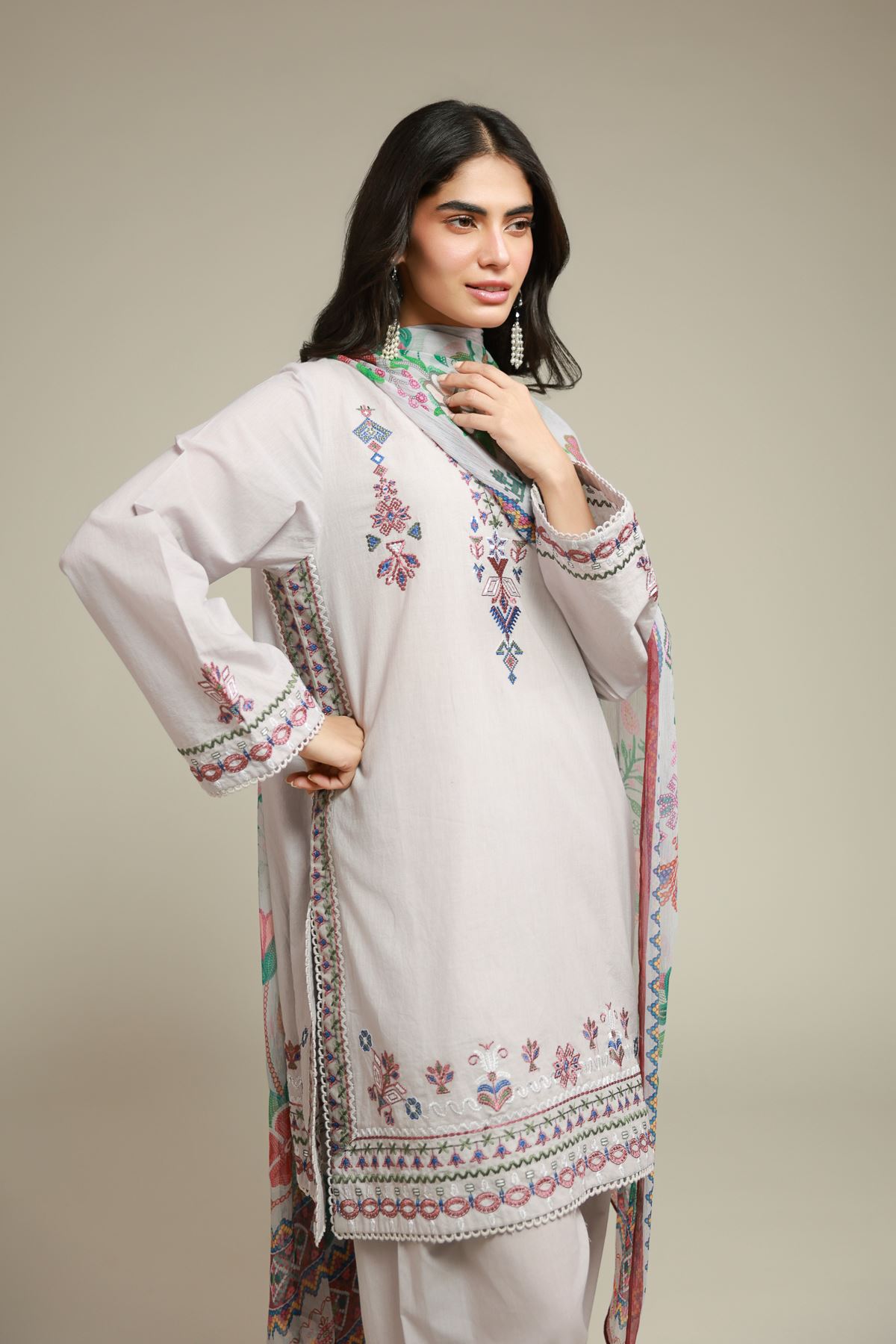 Embroidered Cambric Tailored Cambric 3-Piece - T-A22-26-120FG1-VG