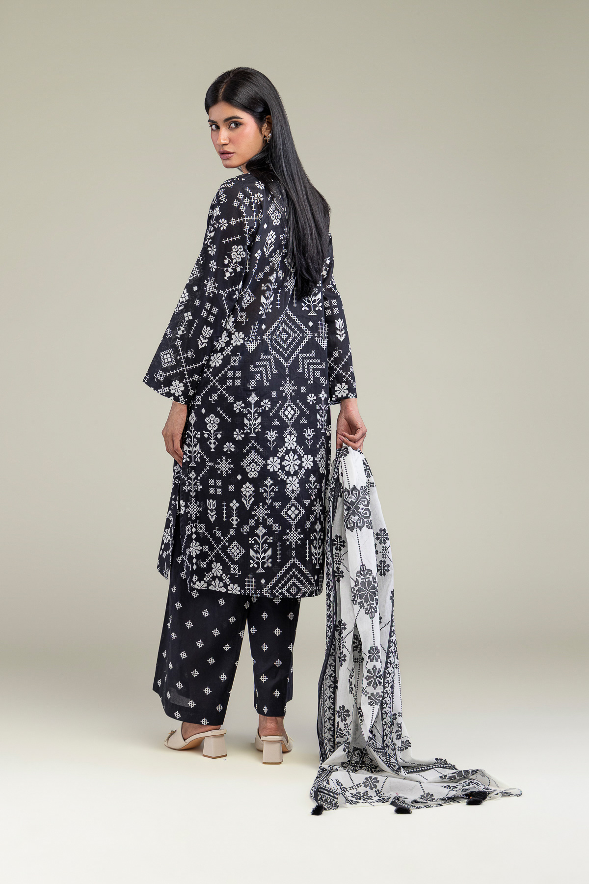 Printed Lawn Fabrics 3 Piece - T-A33-26-207FD1-VG