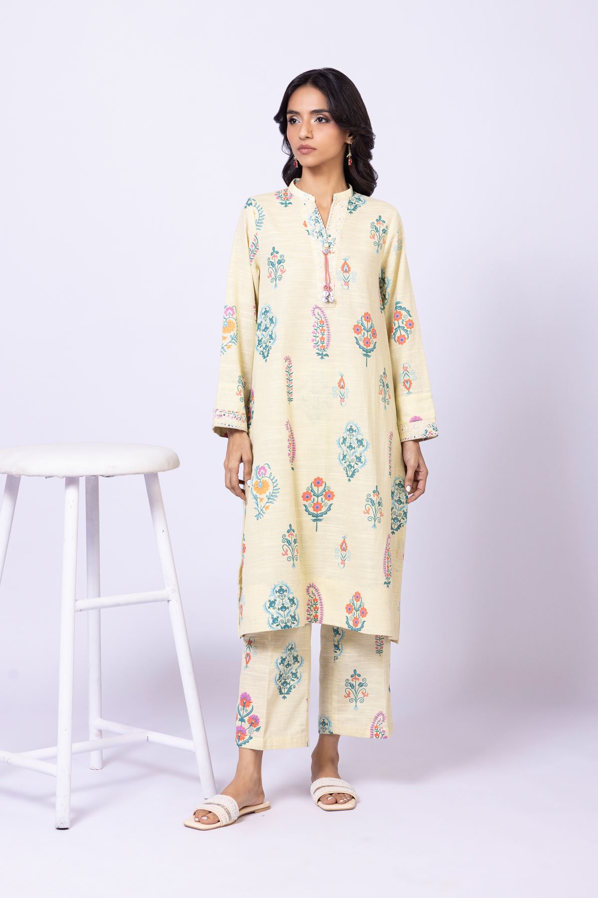 Embroidered Khaddar Kurta - 25-09-10E1-09TB-VG