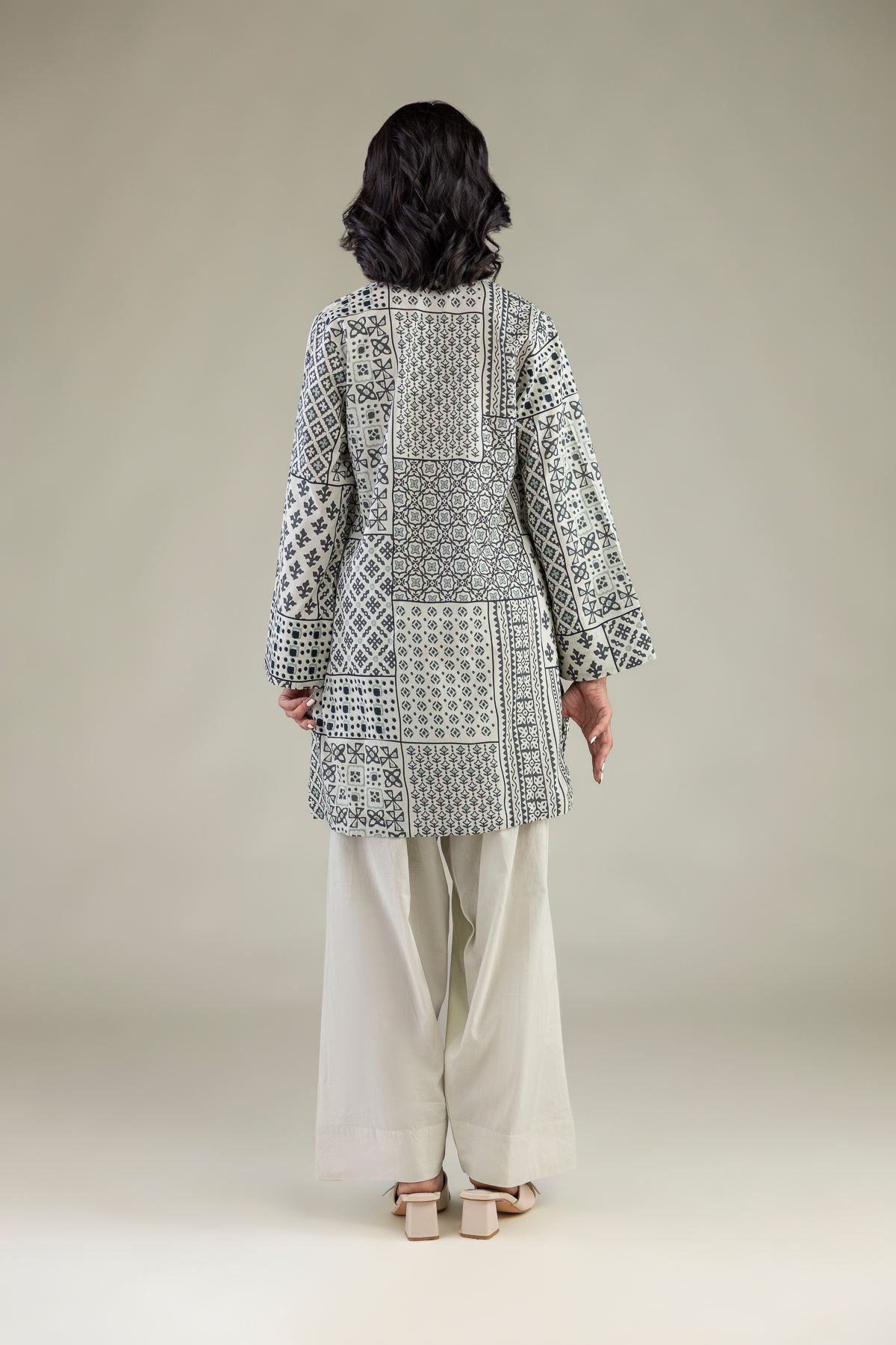 Printed Cambric Short V-Neck Kurta - 1-26-303-B-A1-VG