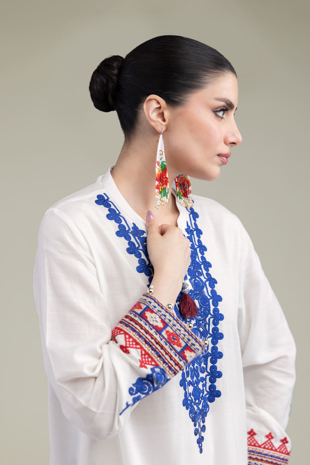 Embroidered Raw Silk White V-Neck Kurta - T-A11-26-108FE2-VG