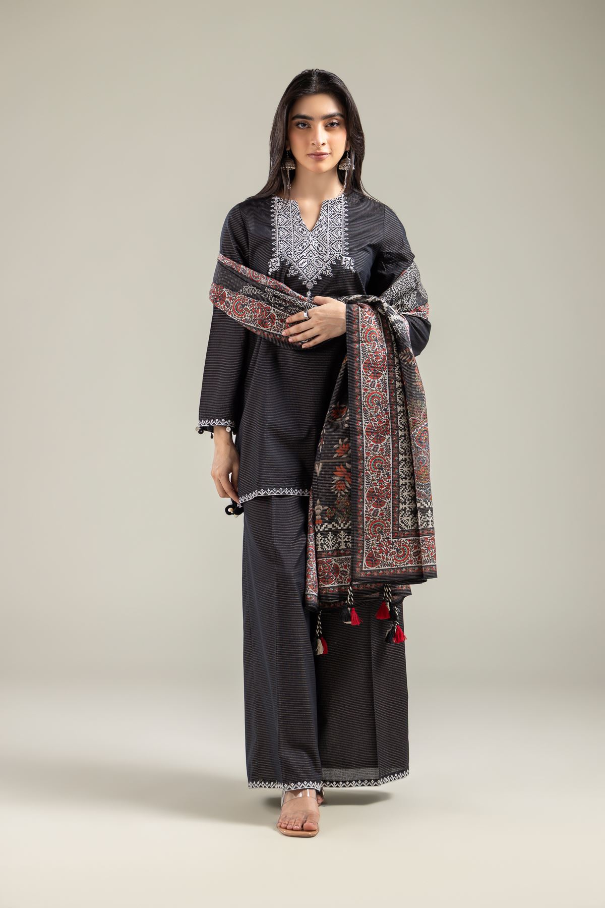 Embroidered Mesuri Black Mesuri Dupatta - 1-26-142-A-A-VG