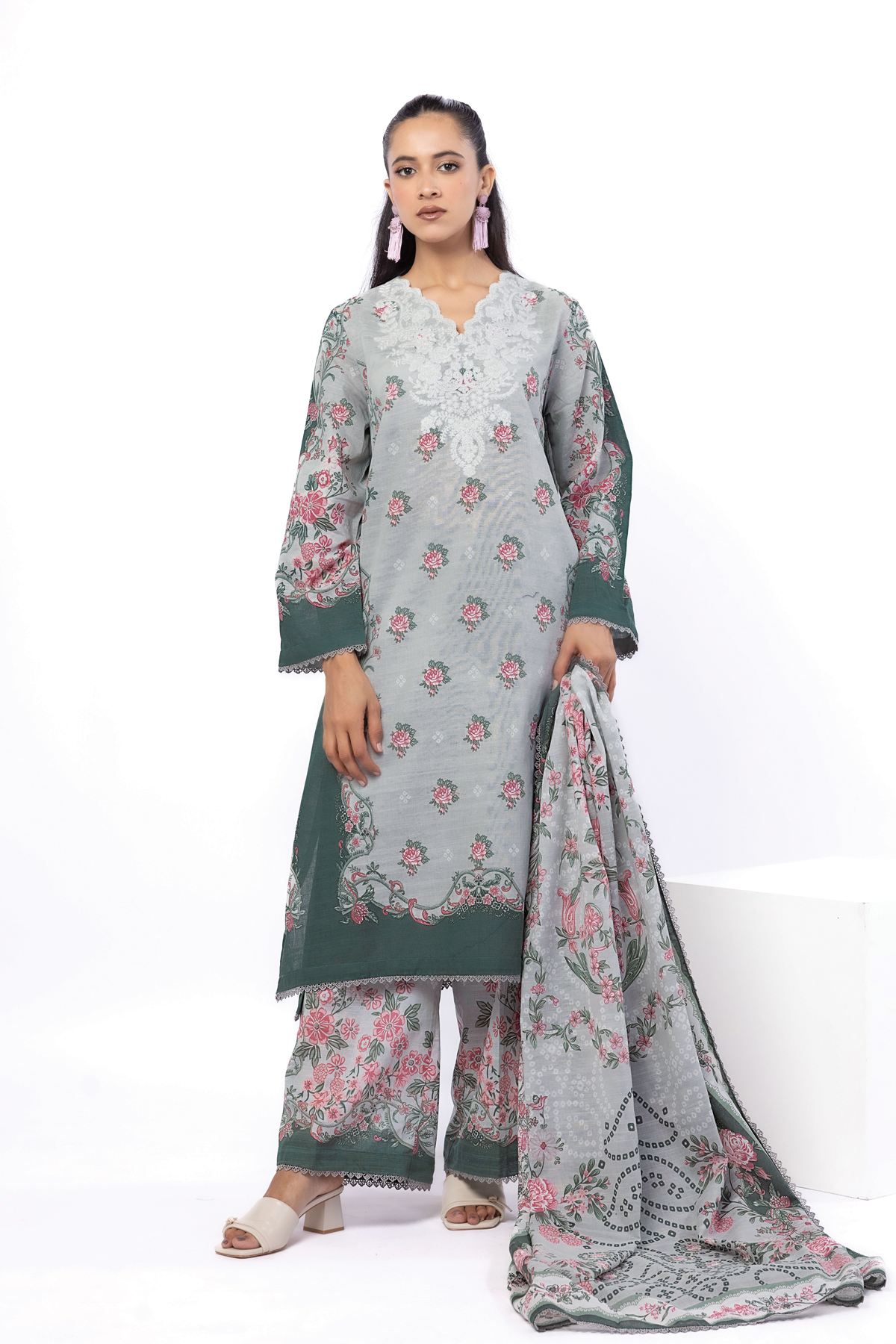 Embroidered Light Khaddar Tailored 3 Piece - KN31AST-VG