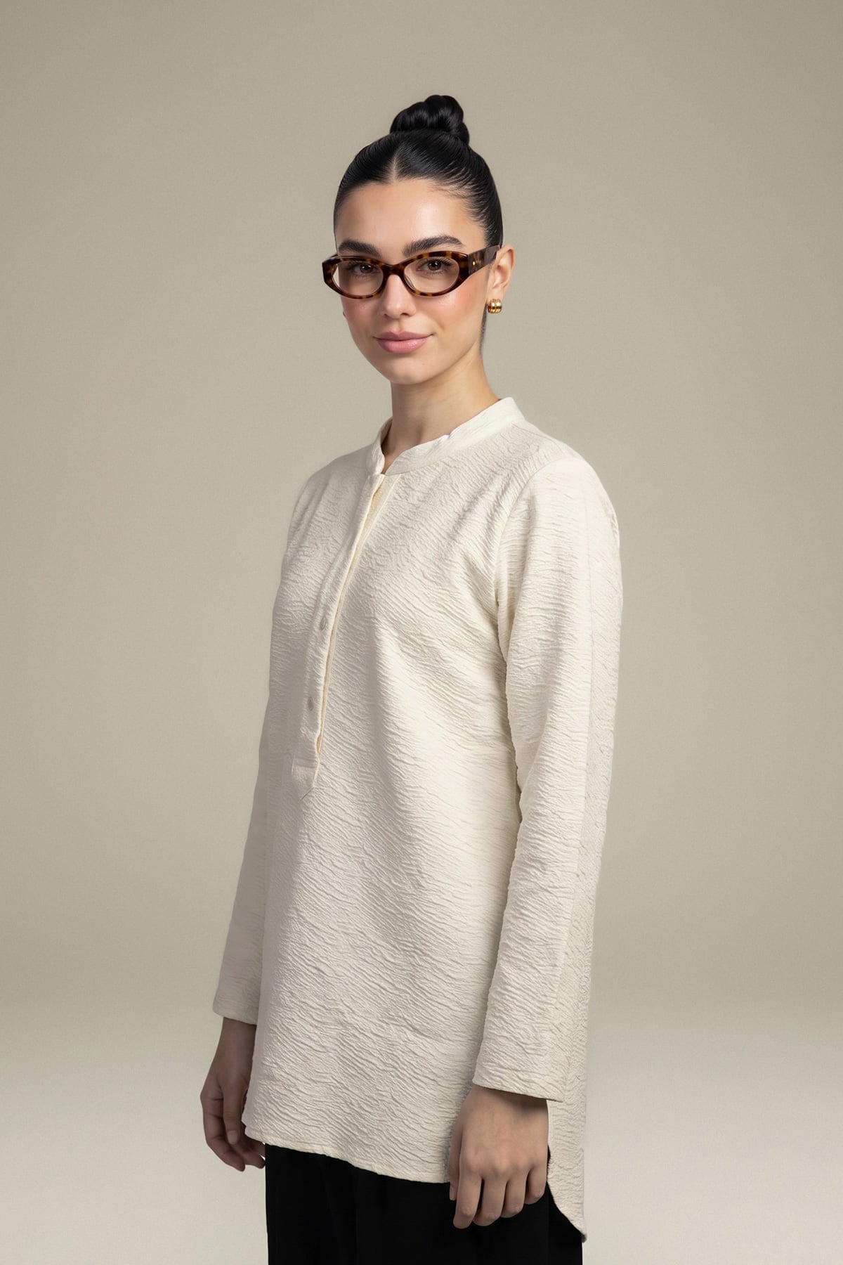 Dyed Textured Cotton Off-White Solid Sweatshirt - 2-26-308-A-G1-VG