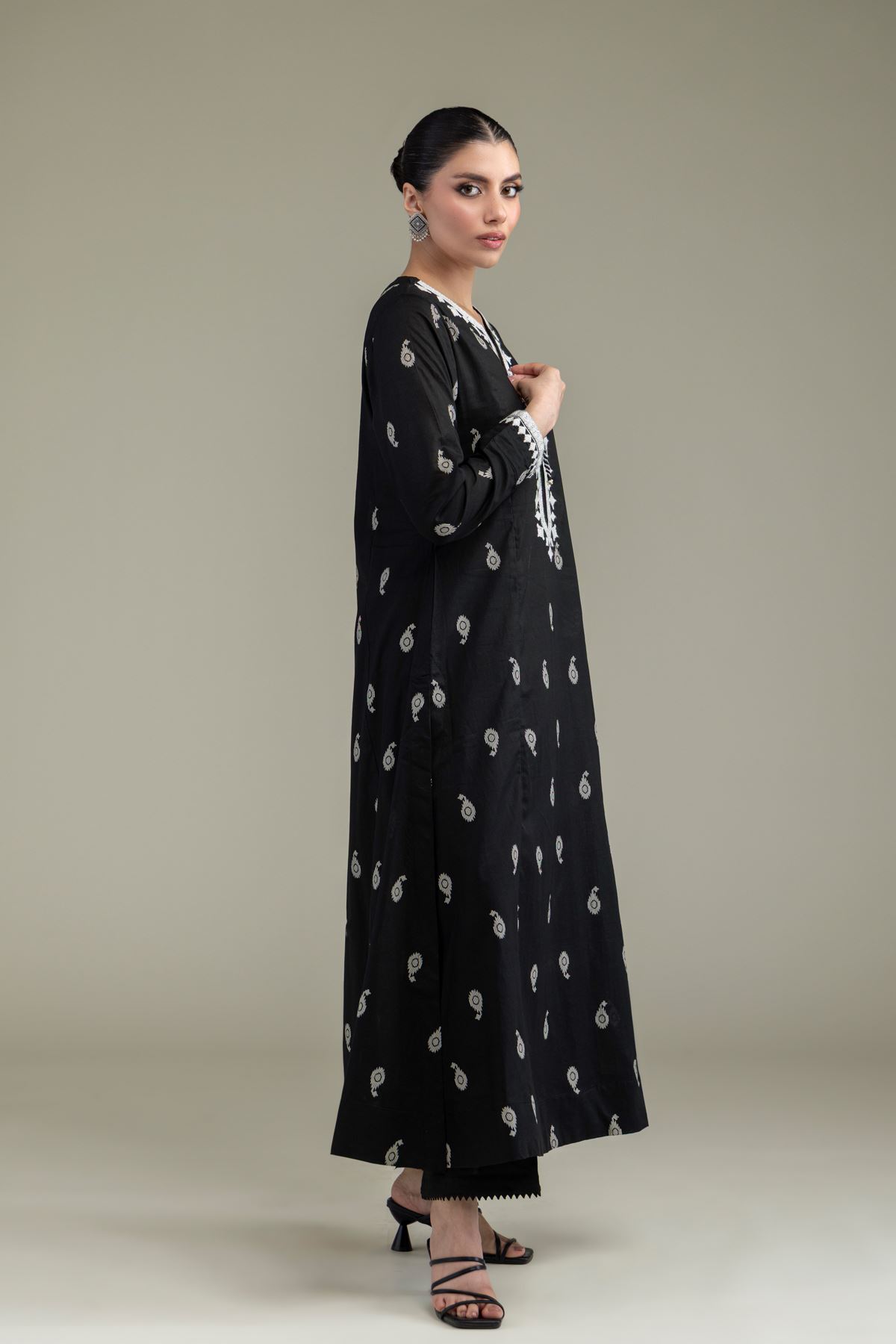 Embroidered Cambric Black Cambric Pants - 1-26-238-A-I1-VG