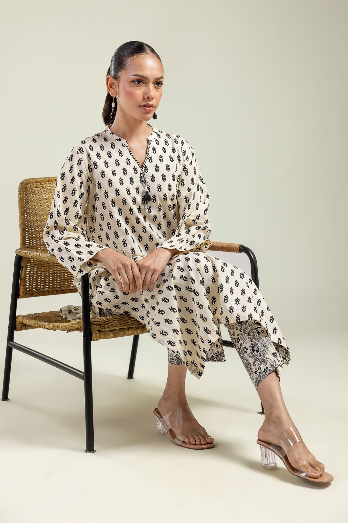 Printed Cambric Cambric V-Neck Kurta - 26-01-2E1-01TA-VG