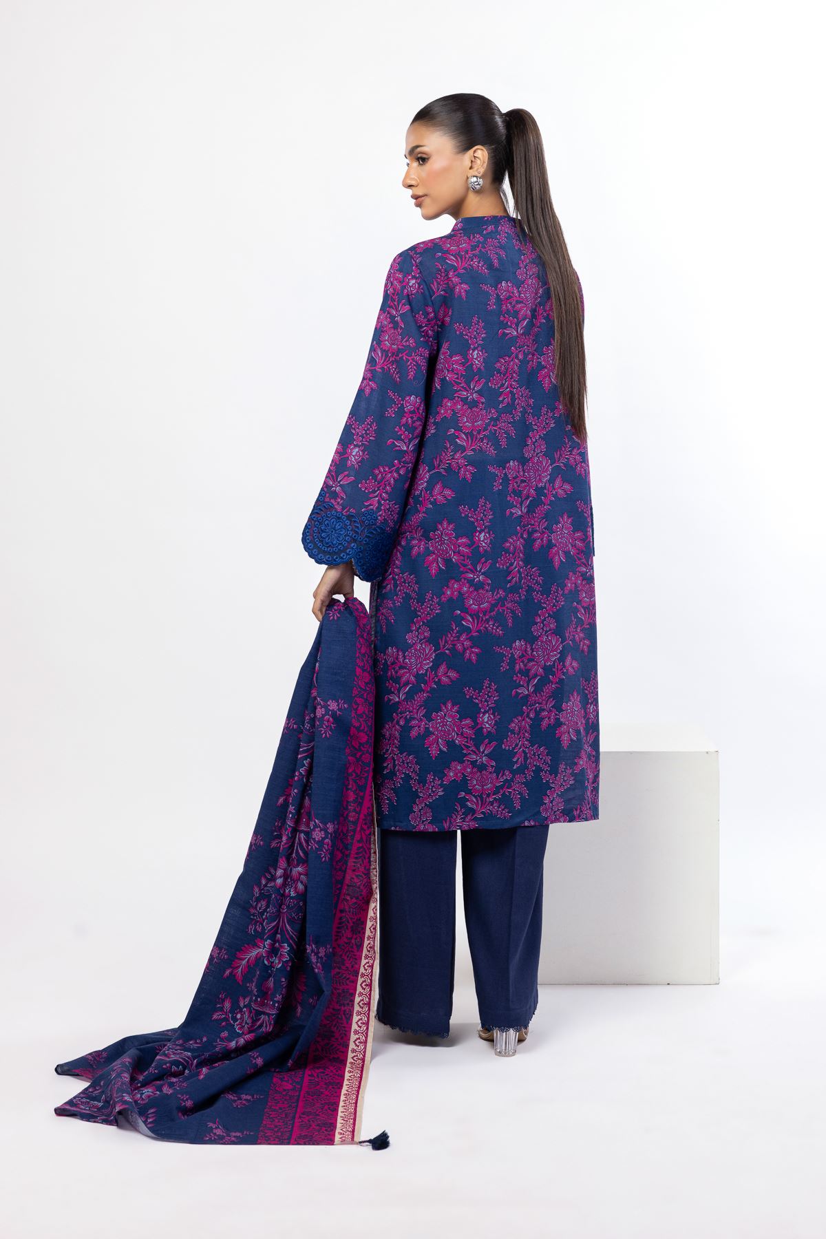 Embroidered Khaddar Fabrics 3 Piece - KW33B-VG