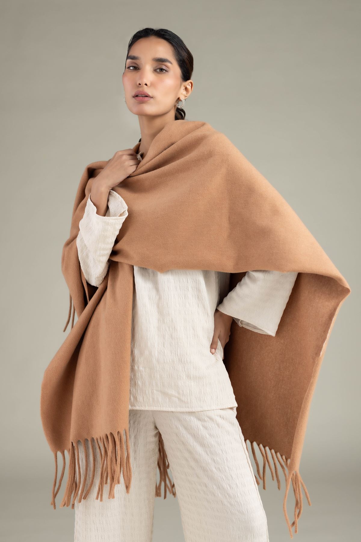 Dyed Blended Acrylic Cape - 25-09-11W3-07SA-VG