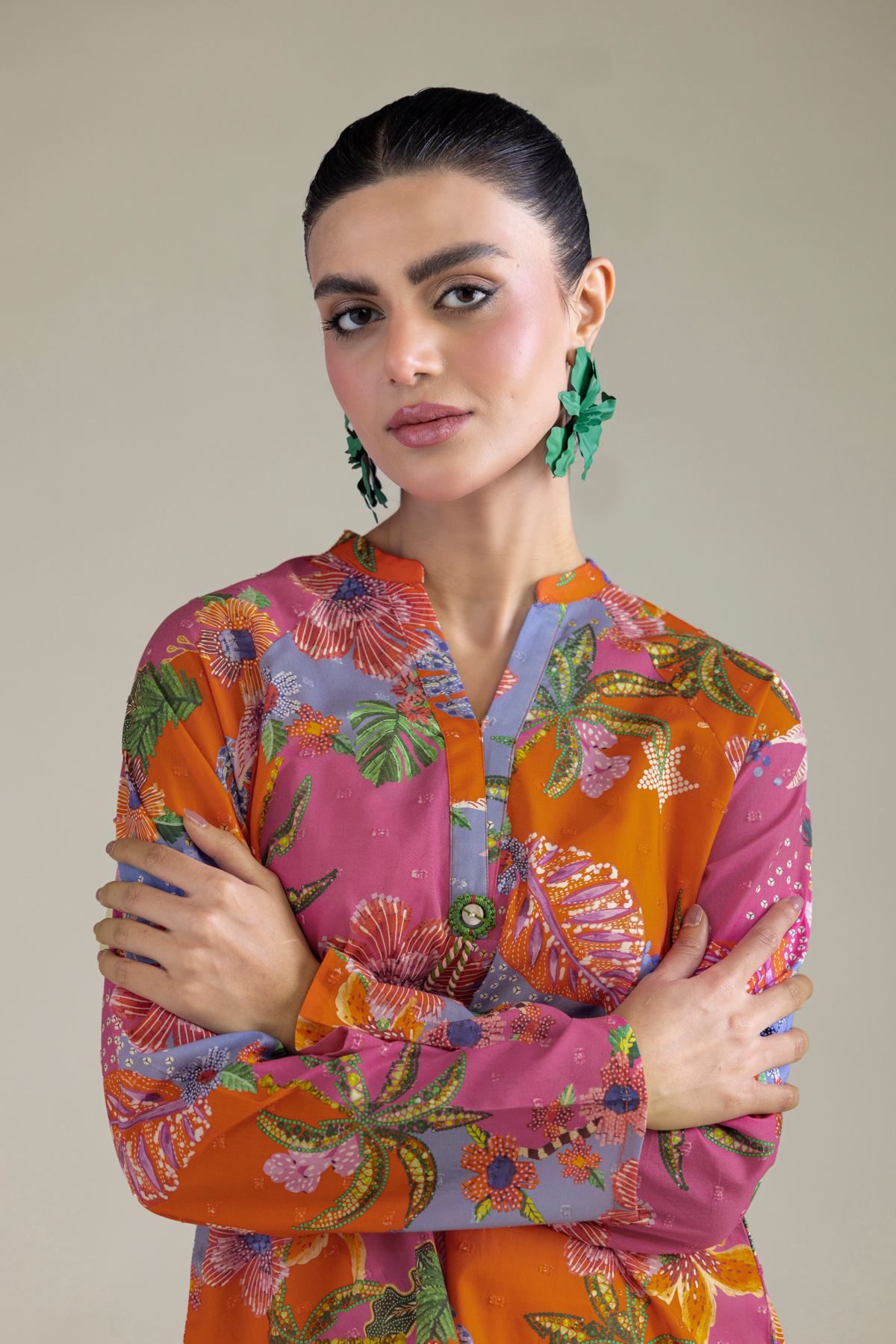 Embroidered Cambric Short Band-Collar Shirt - 3-26-203-A-H1-VG