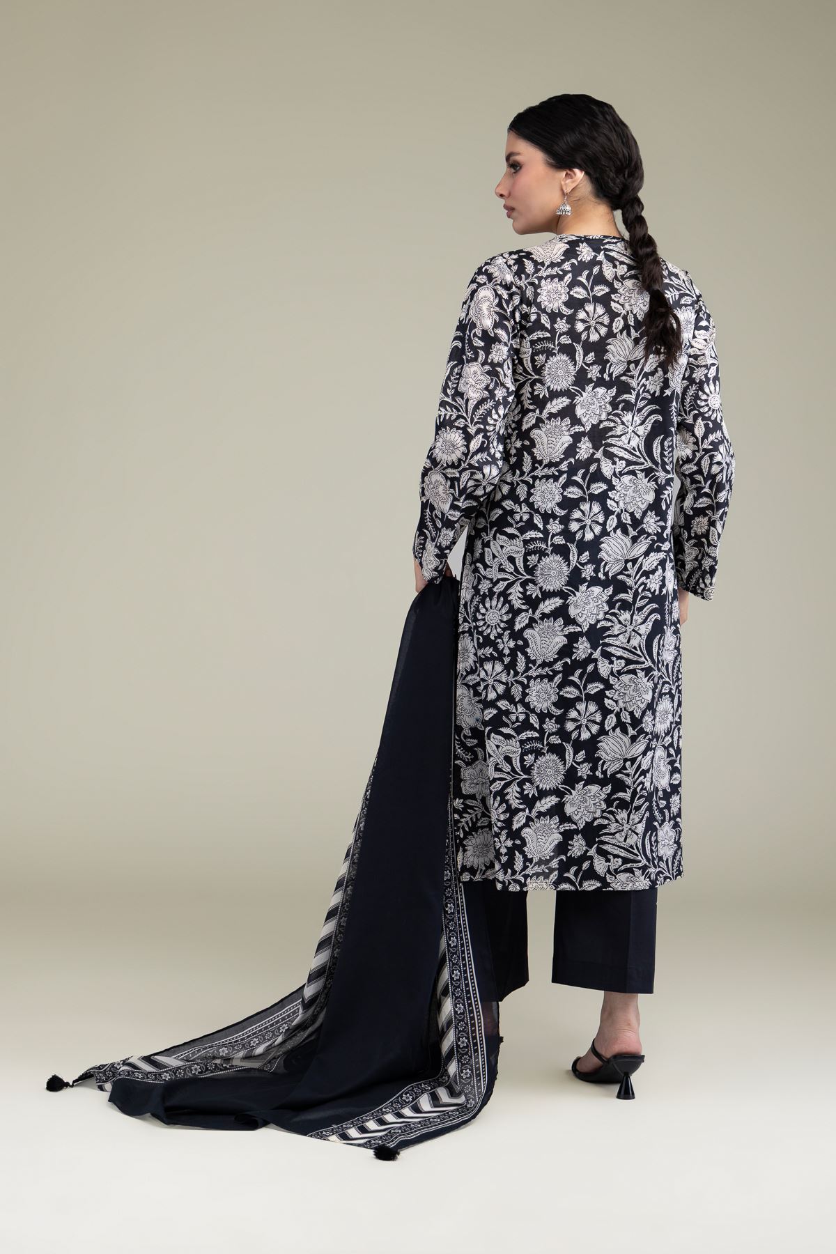 Embroidered Cambric Black Tailored 3-Piece - 1-26-250-B-H1-VG