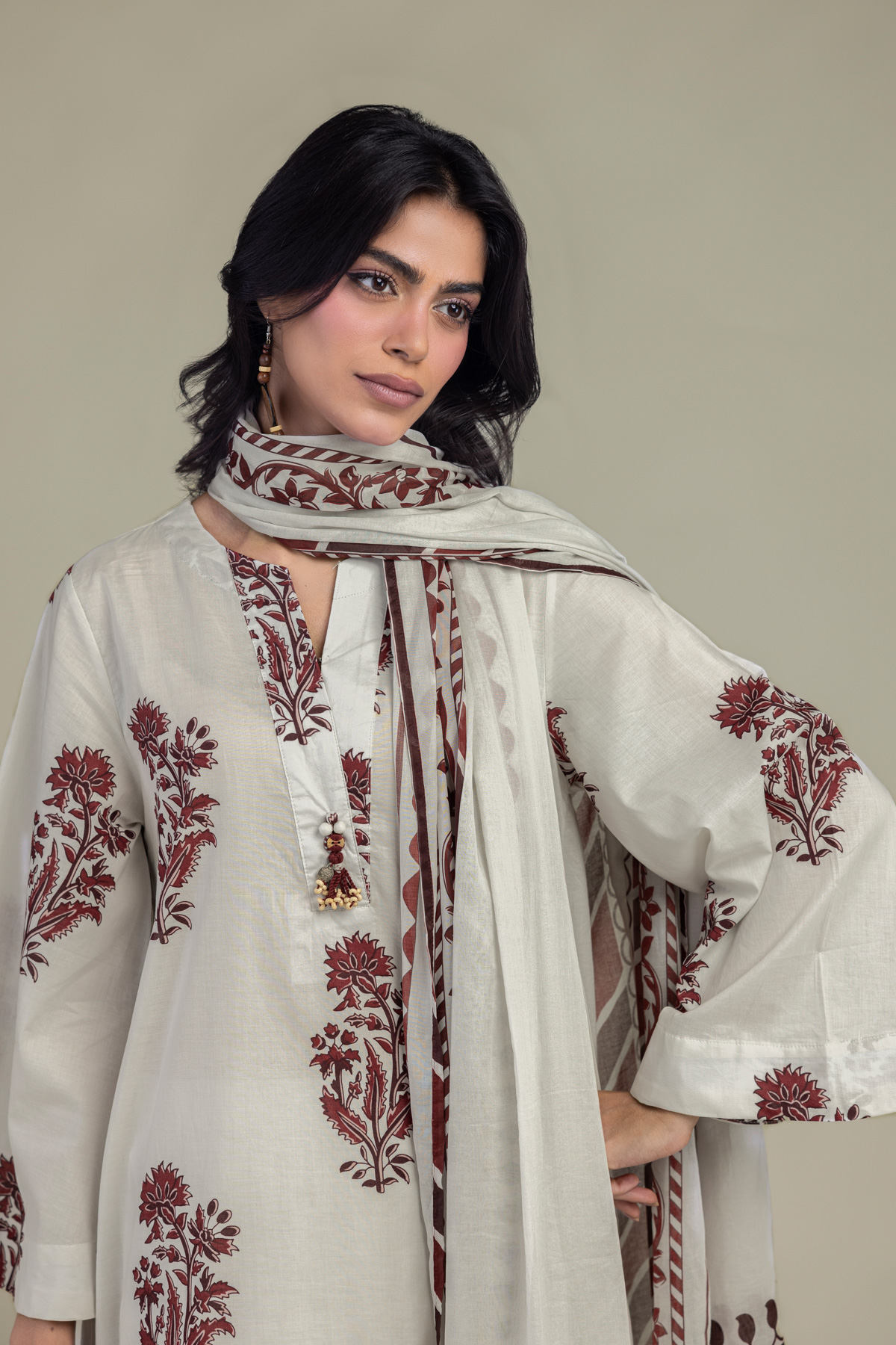 Printed Lawn Floral Cambric Dupatta - 1-26-309-B-D1-VG