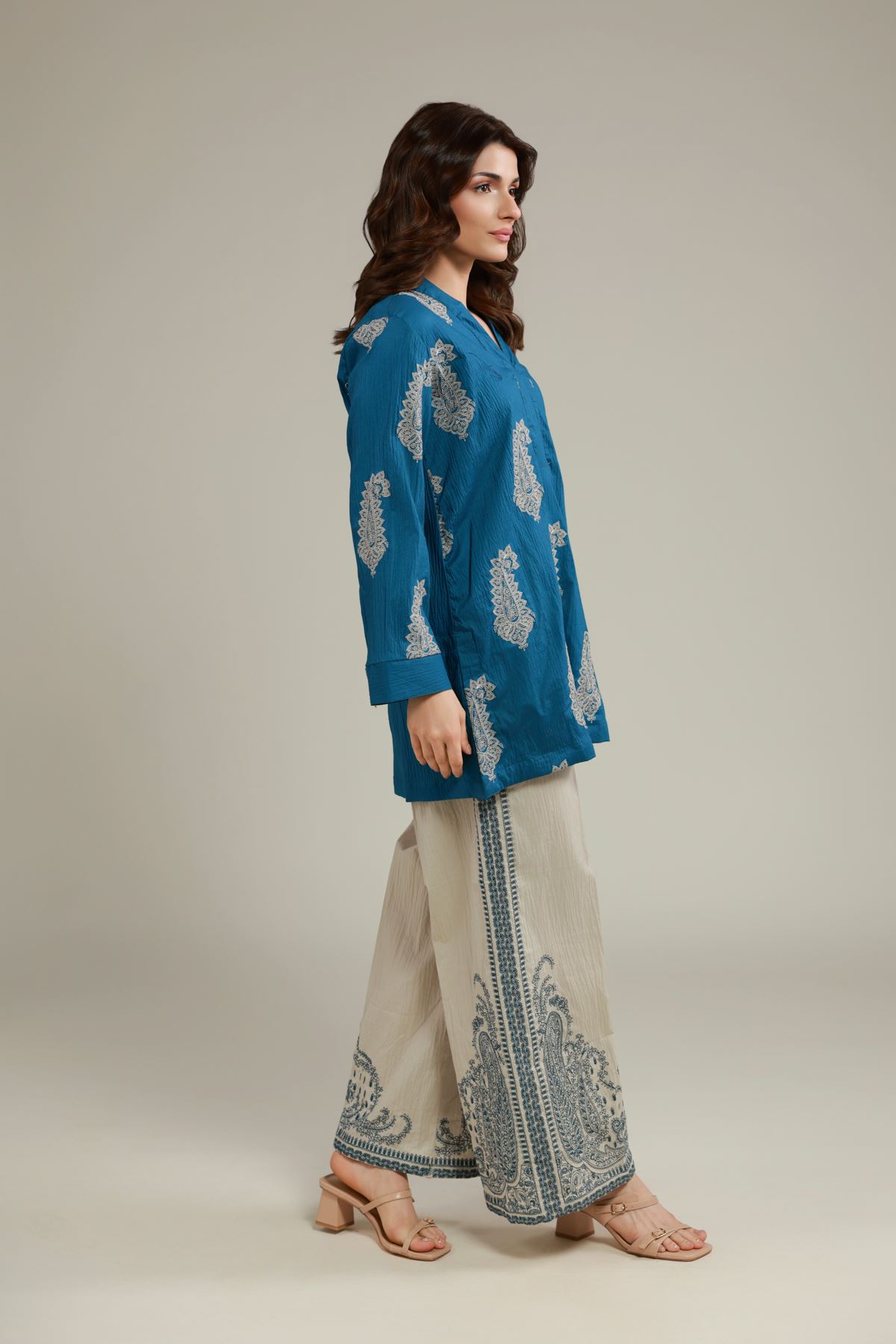 Embroidered Cotton Crinkle Paisley V-Neck Kurta - 2-26-105-A-D-VG