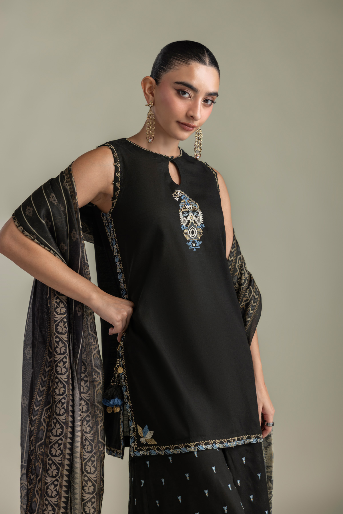 Embroidered Mesuri Black Mesuri Dupatta - 2-26-308-A-G1-VG