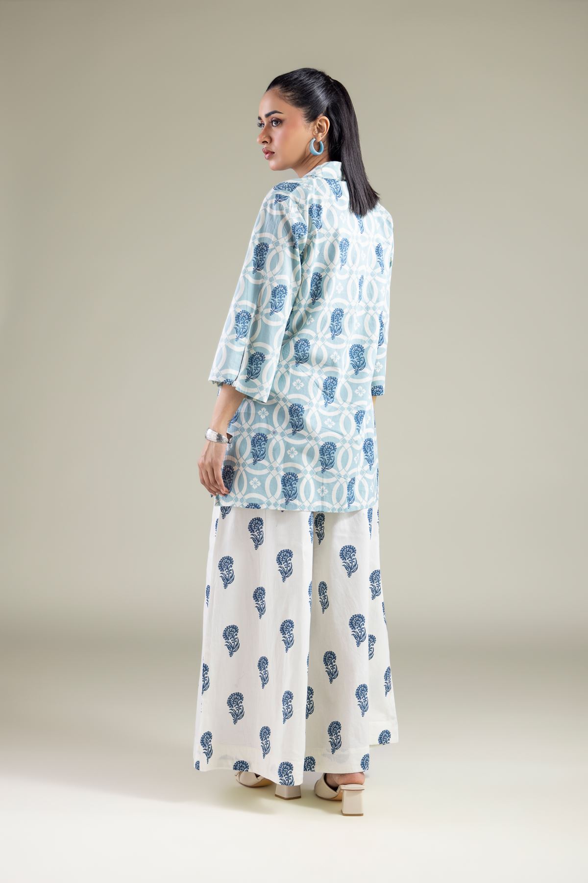 Printed Cambric Floral V-Neck Kurta - 25-00-X2-08TB-VG