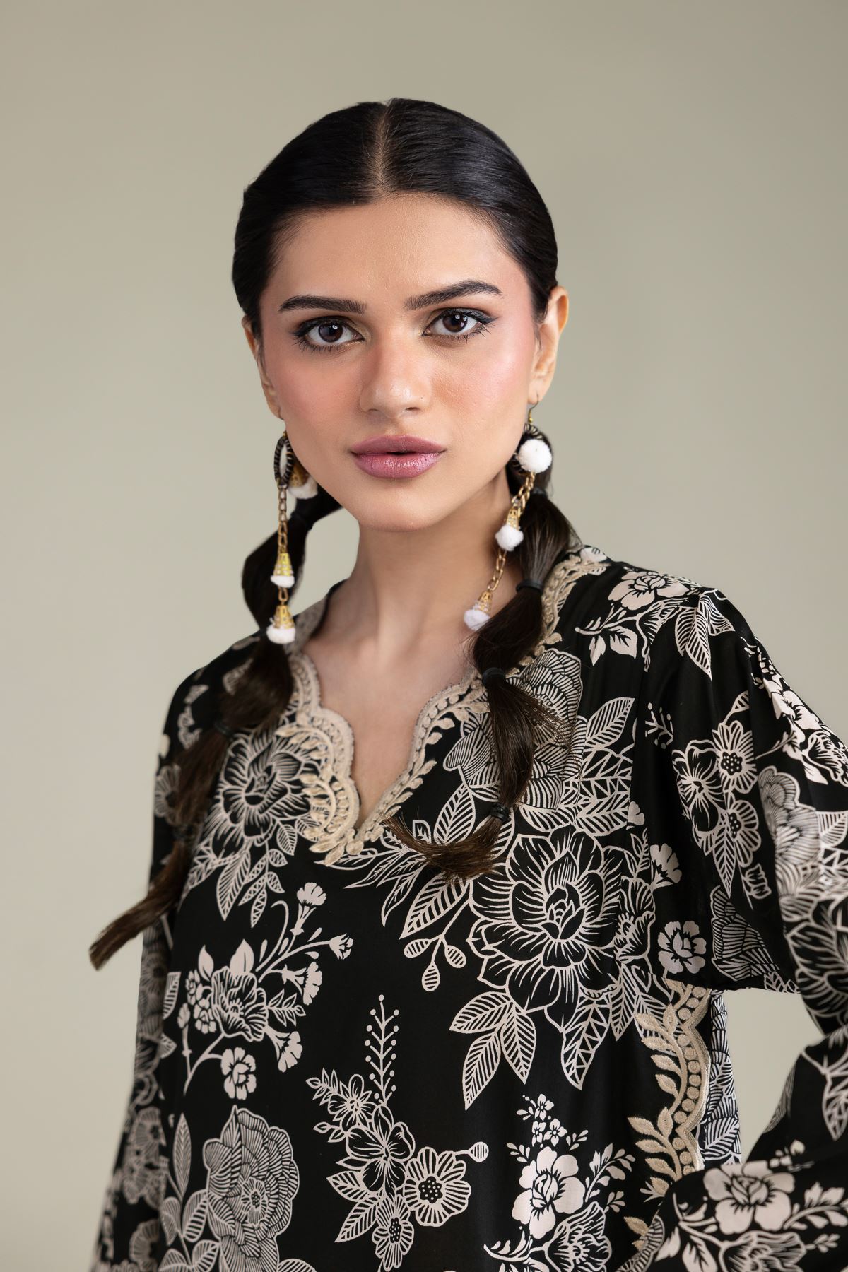 Embroidered Cambric Black Floral Kurta - 2-26-212-A-H1-VG