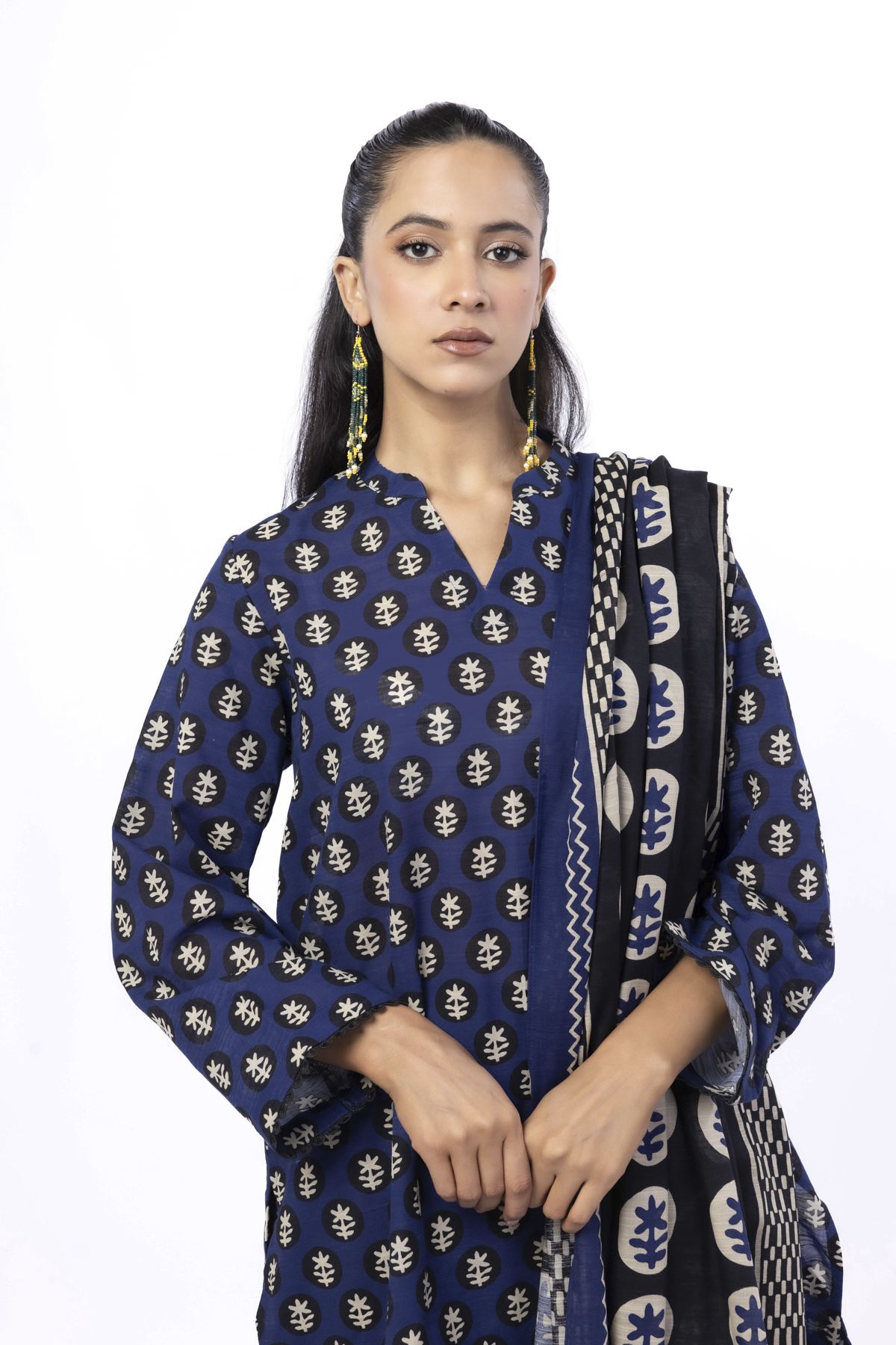 Printed Light Khaddar Fabrics 3 Piece - A22-26-102FG1-VG